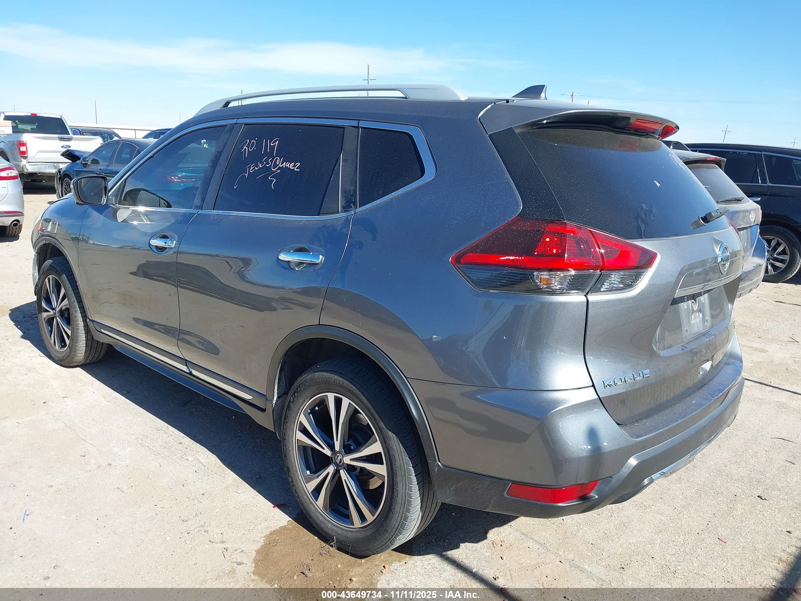 NISSAN ROGUE image 3