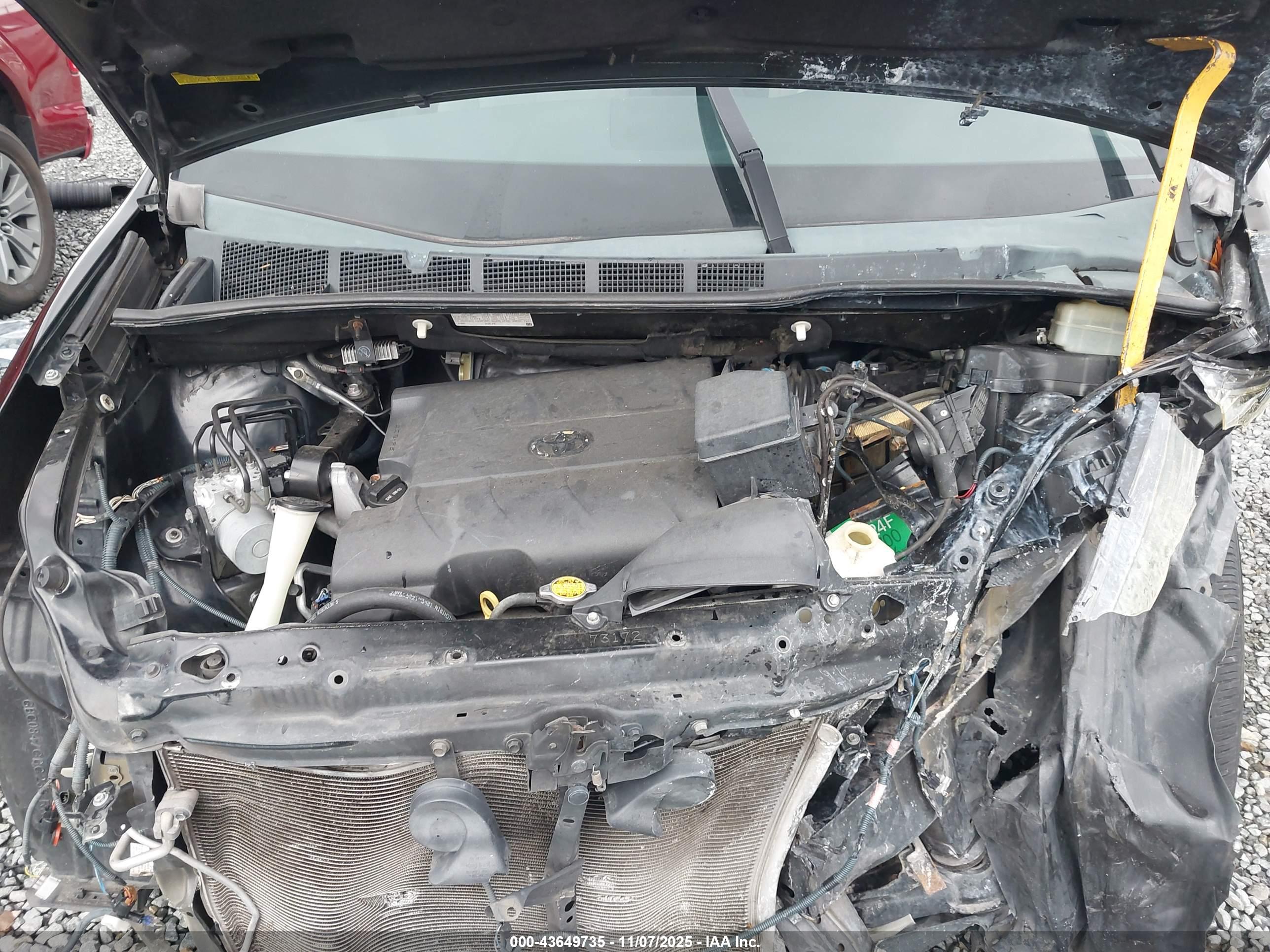 TOYOTA SIENNA image 10