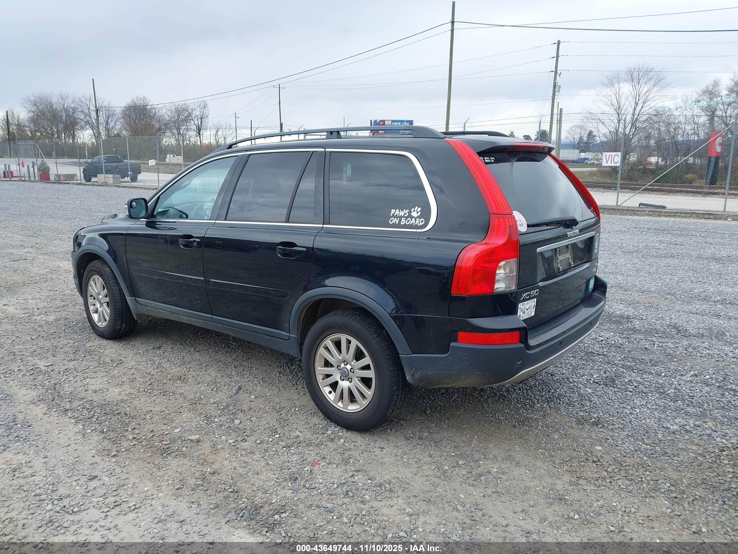 VOLVO XC90 image 3