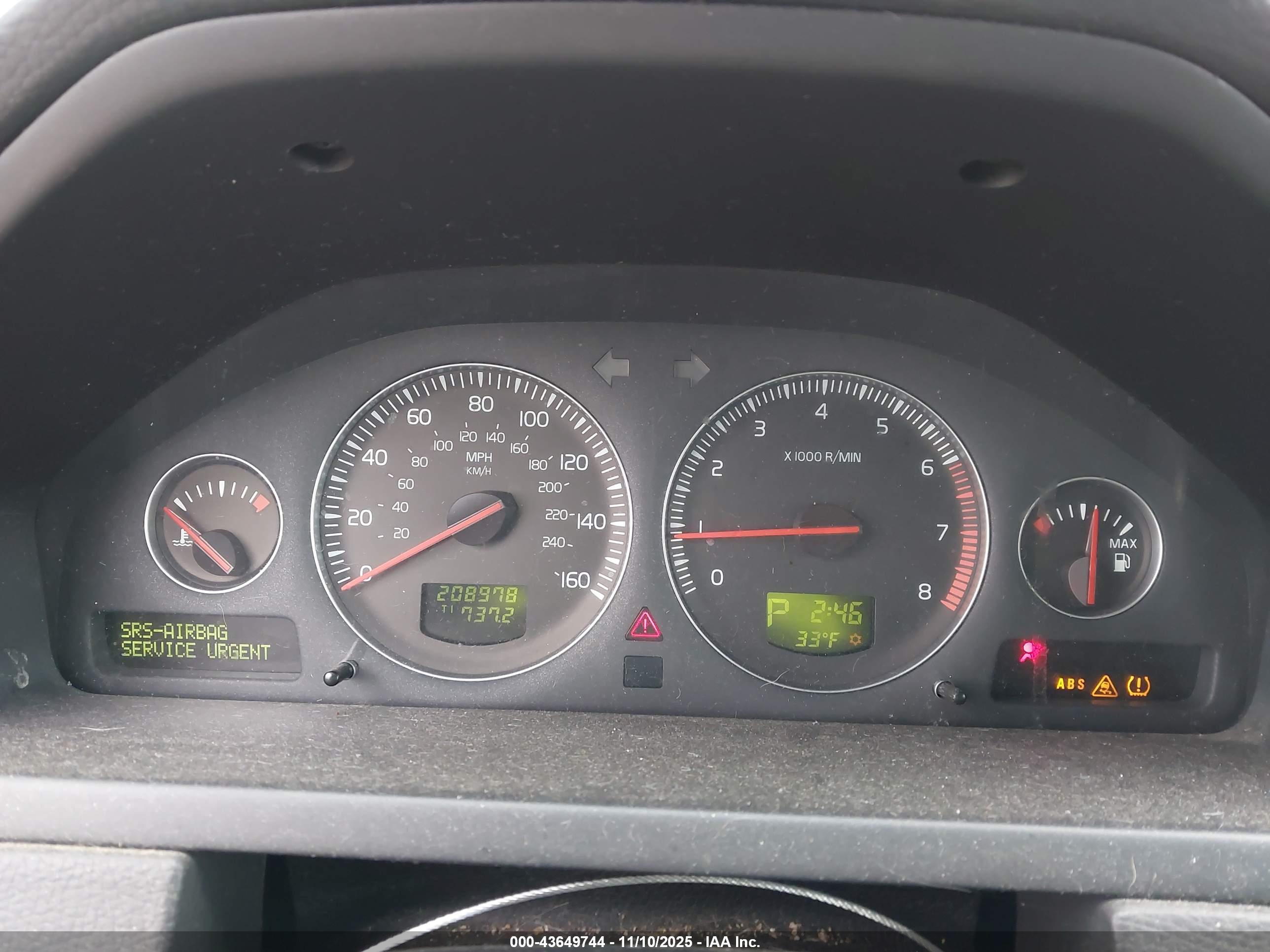 VOLVO XC90 image 7