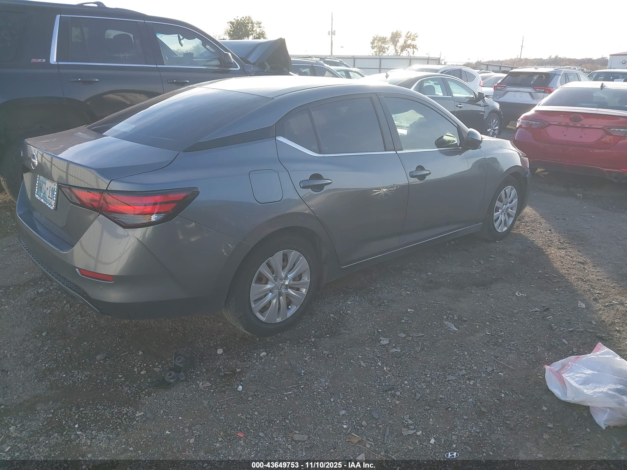 NISSAN SENTRA image 4