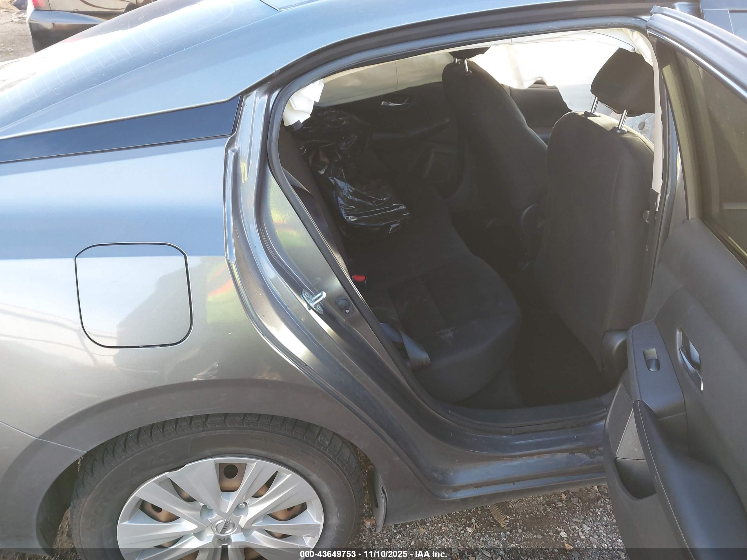 NISSAN SENTRA image 8