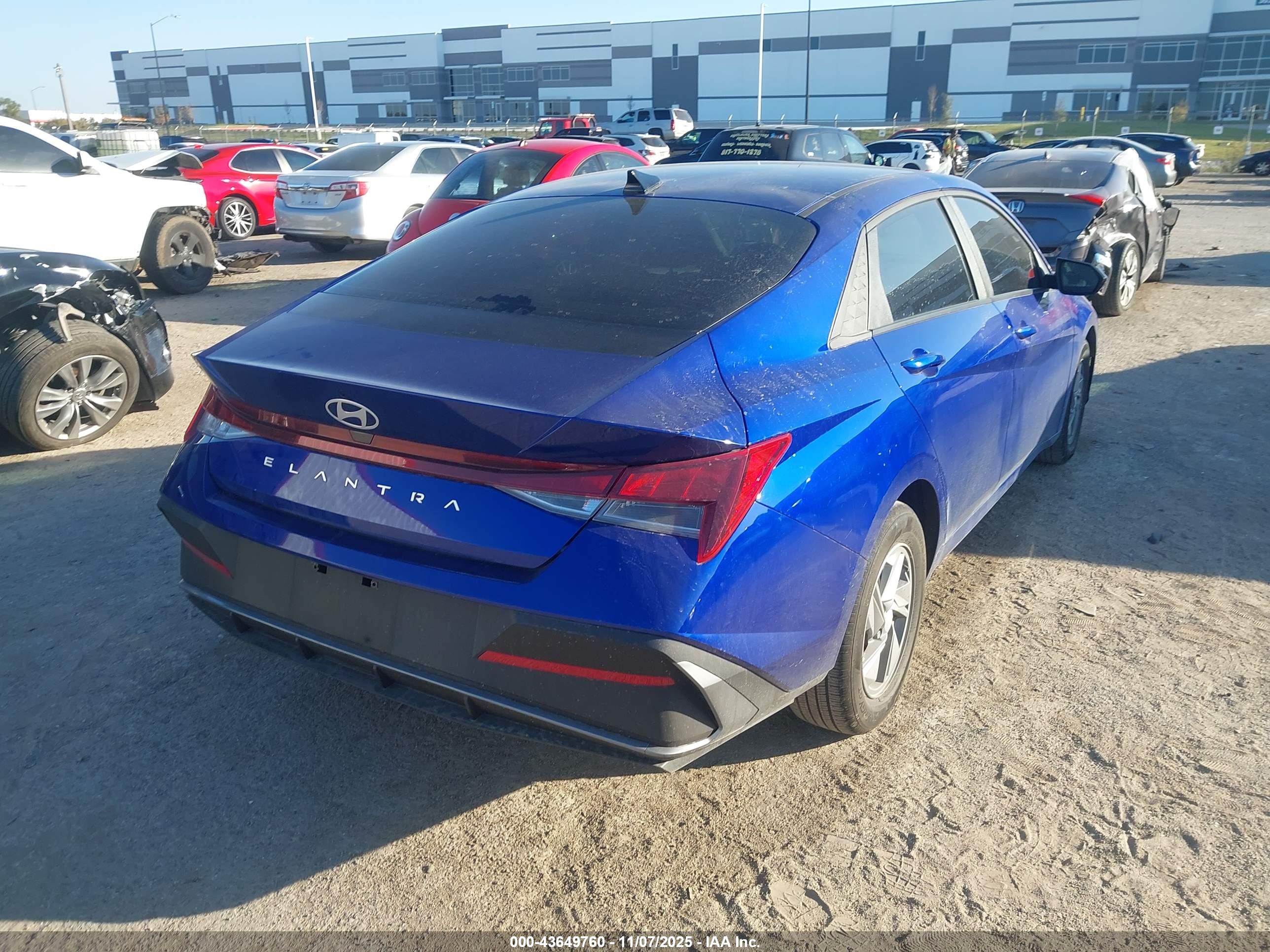 HYUNDAI ELANTRA image 4
