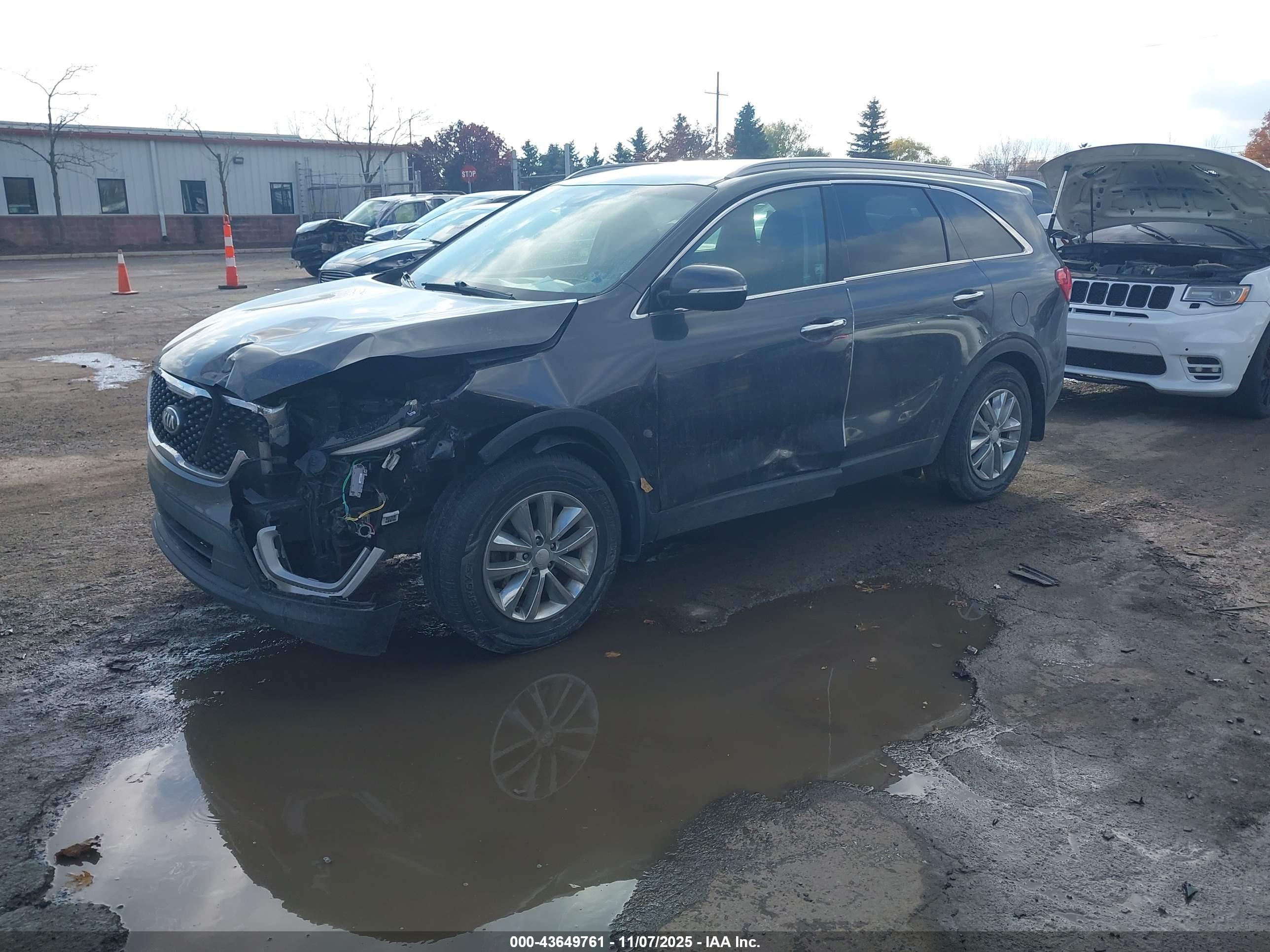 KIA SORENTO image 2
