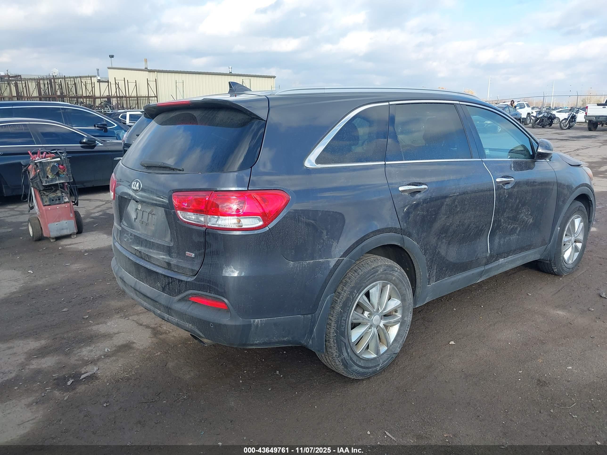 KIA SORENTO image 4