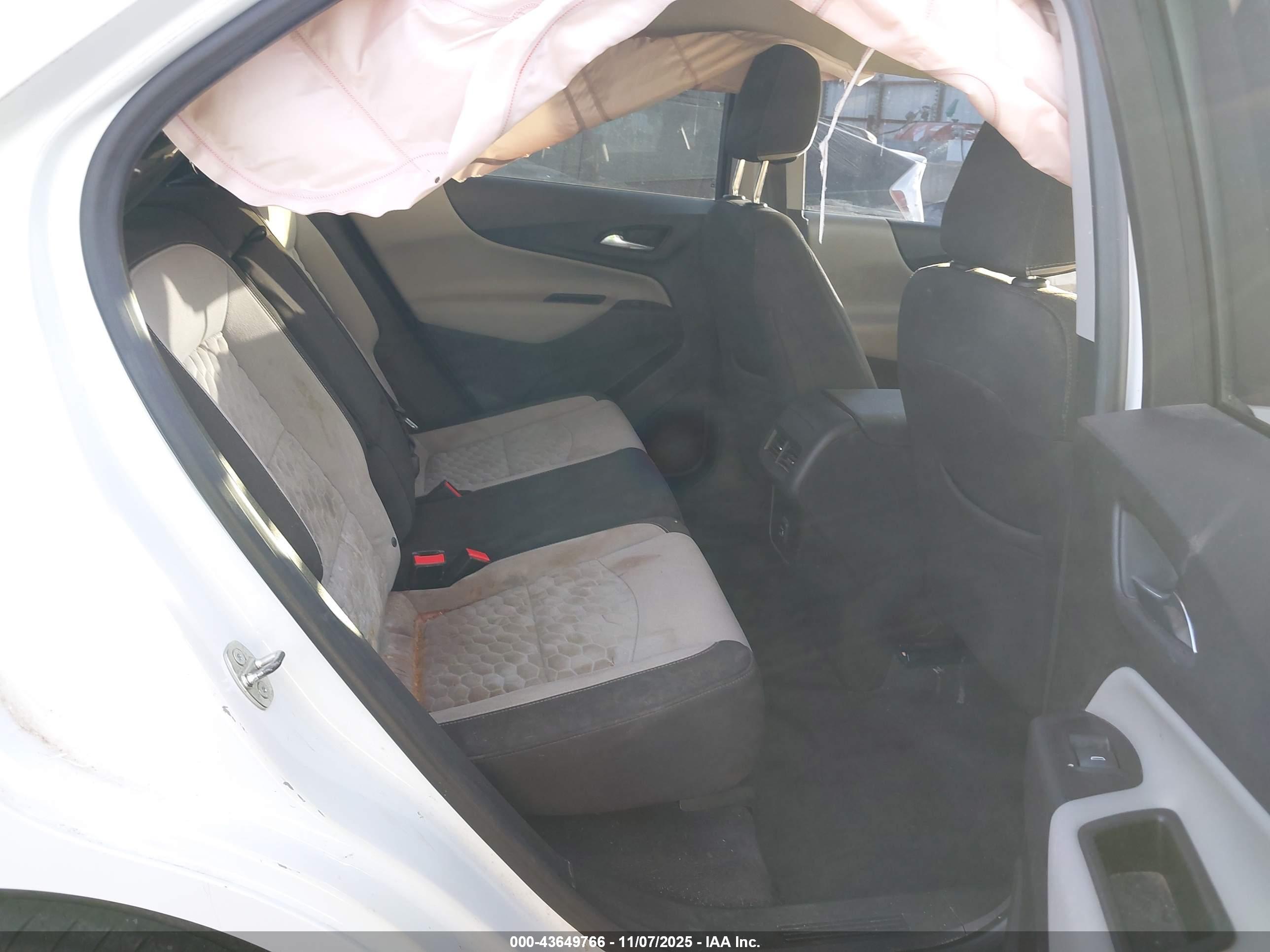 CHEVROLET EQUINOX image 8