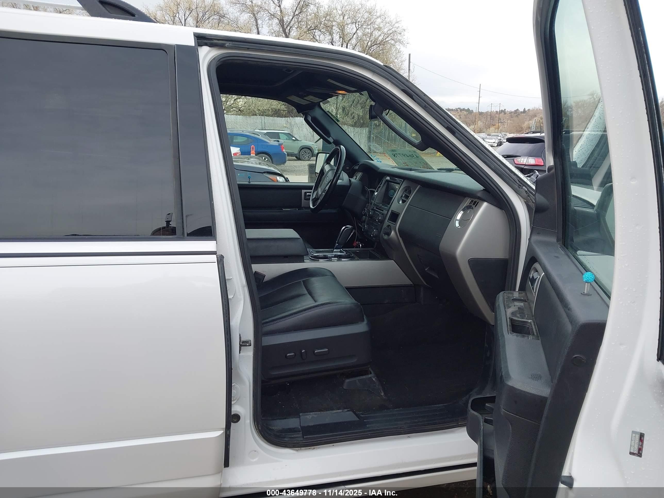 FORD EXPEDITION image 5