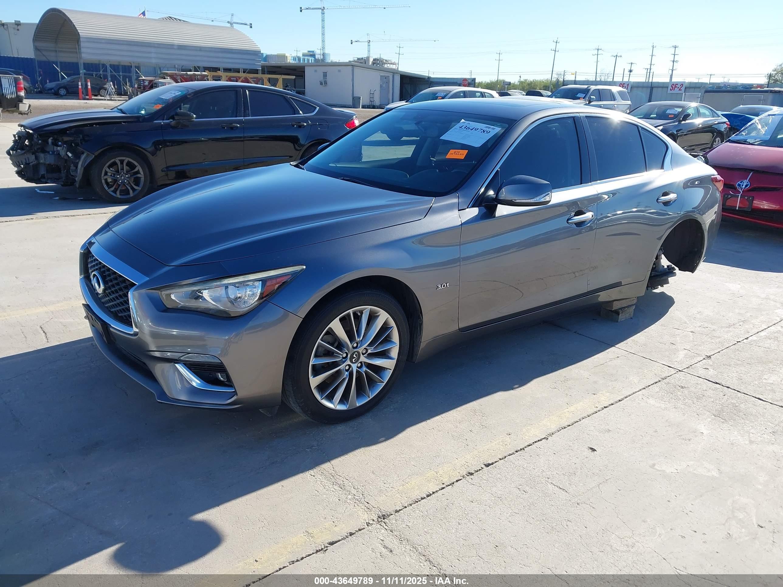 INFINITI Q50 image 2