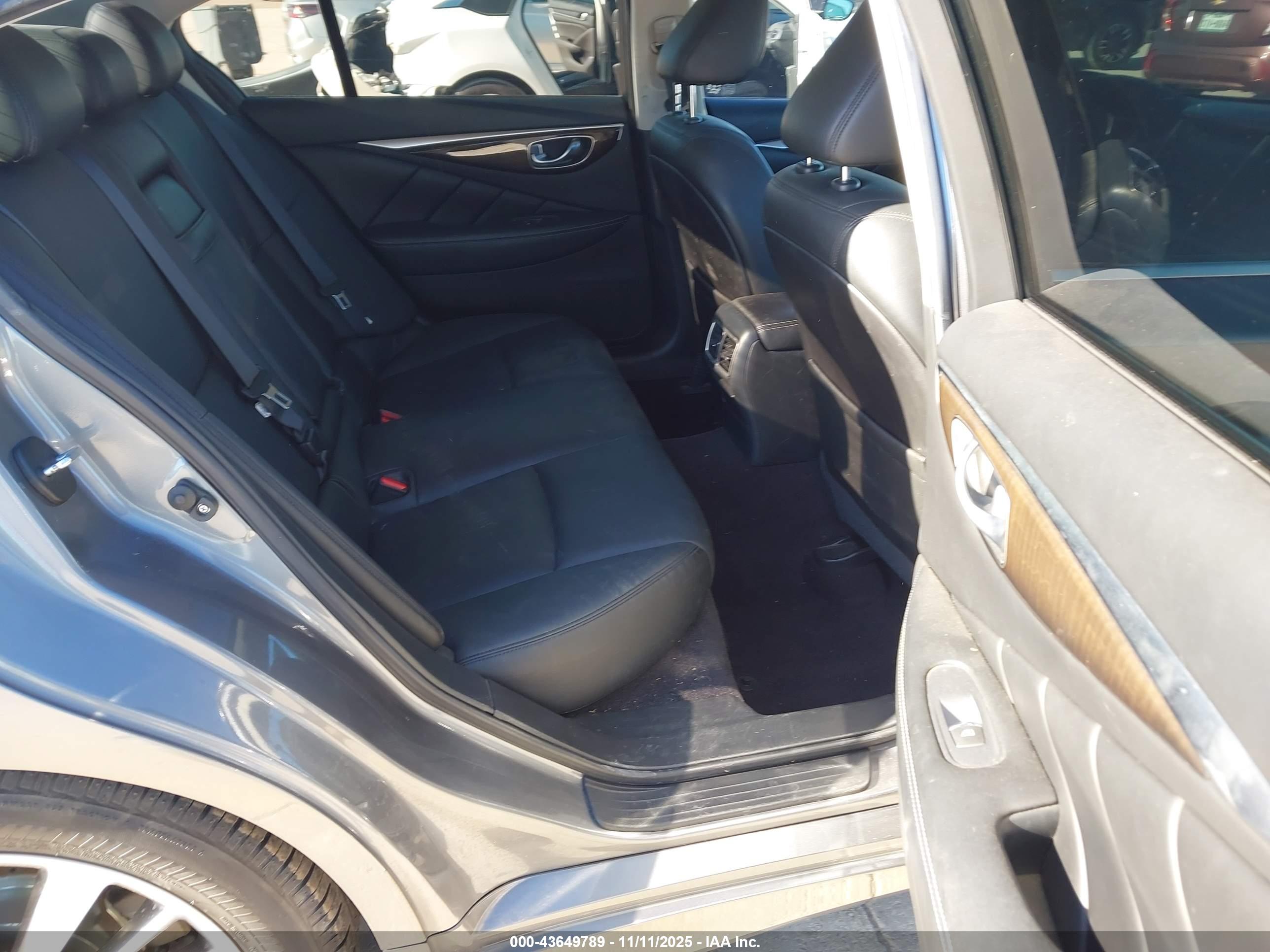 INFINITI Q50 image 8