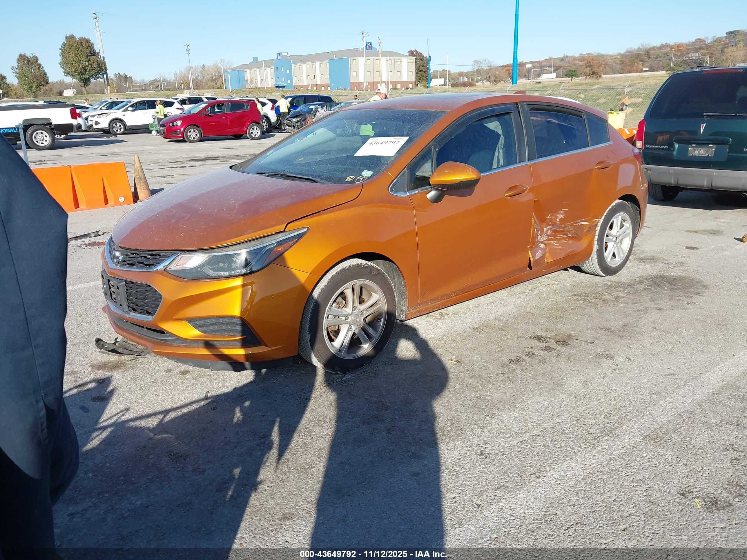 CHEVROLET CRUZE image 2