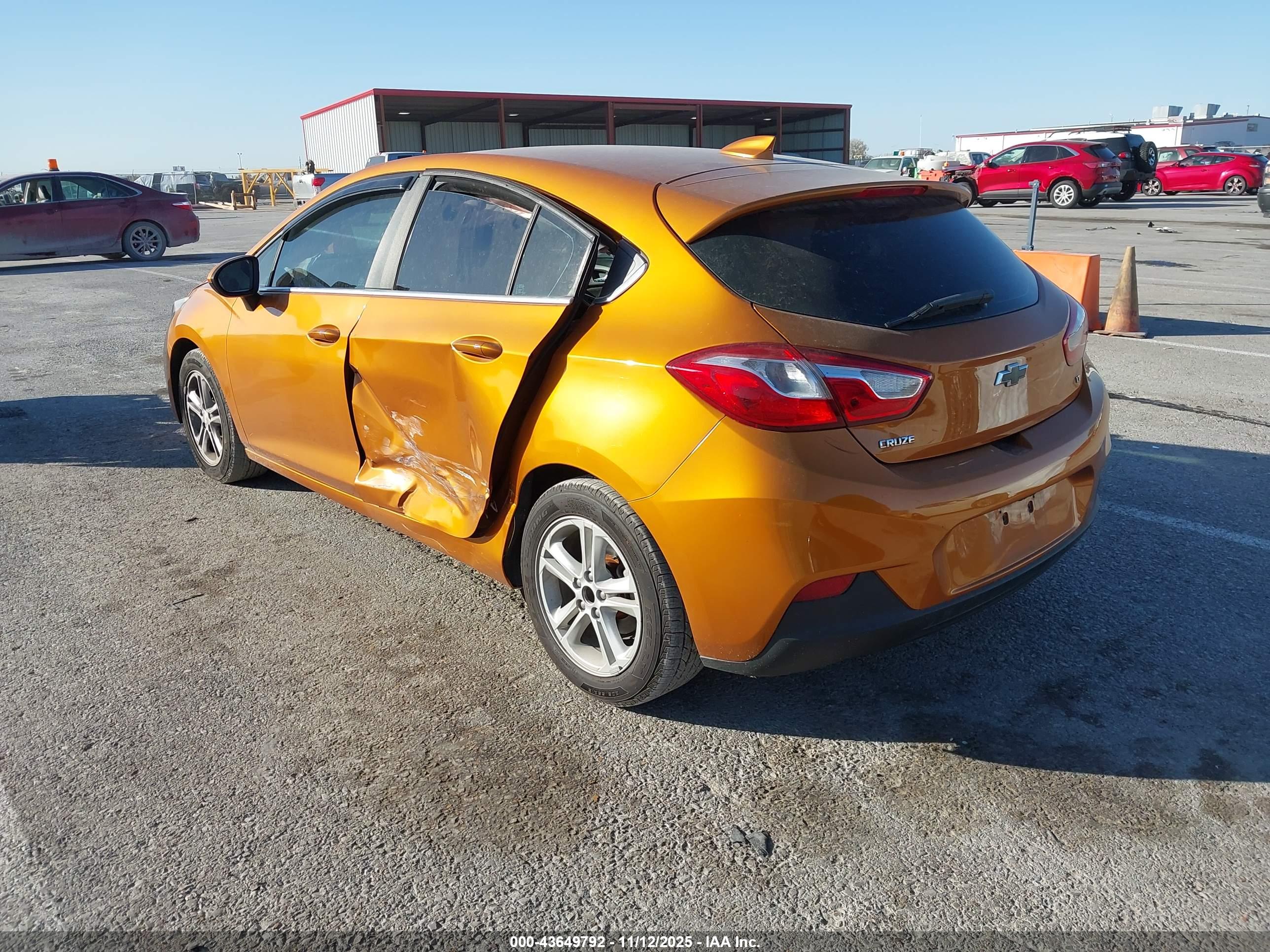 CHEVROLET CRUZE image 3