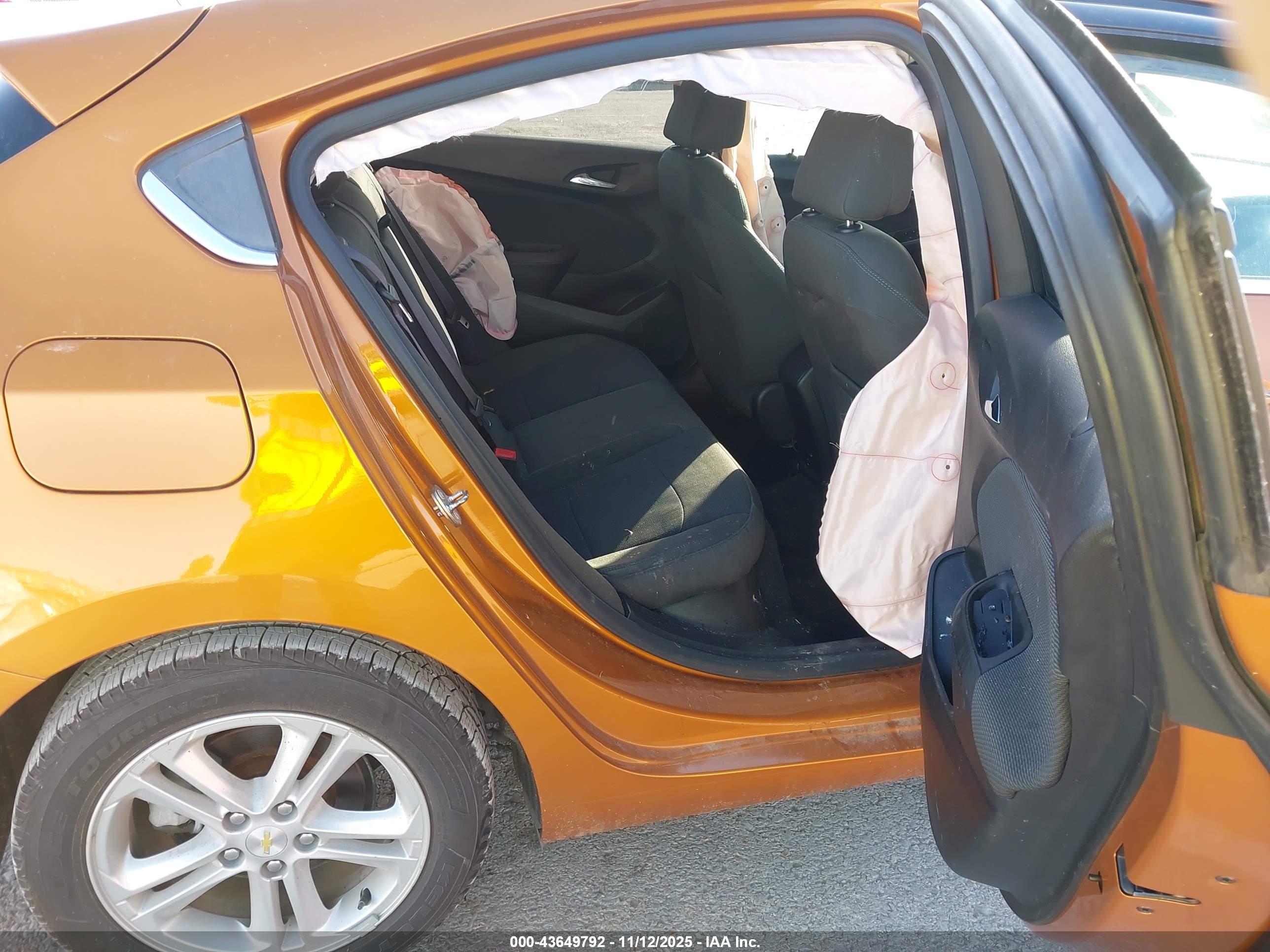 CHEVROLET CRUZE image 8