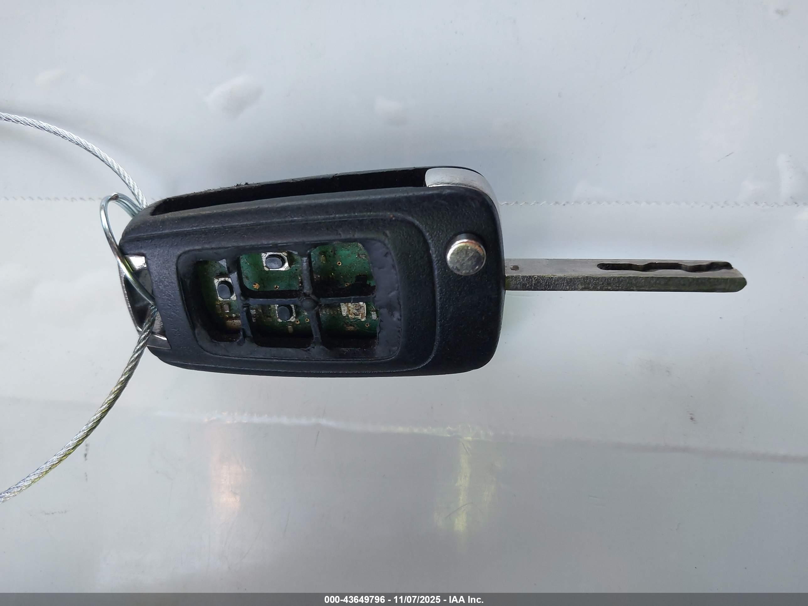 CHEVROLET EQUINOX image 11