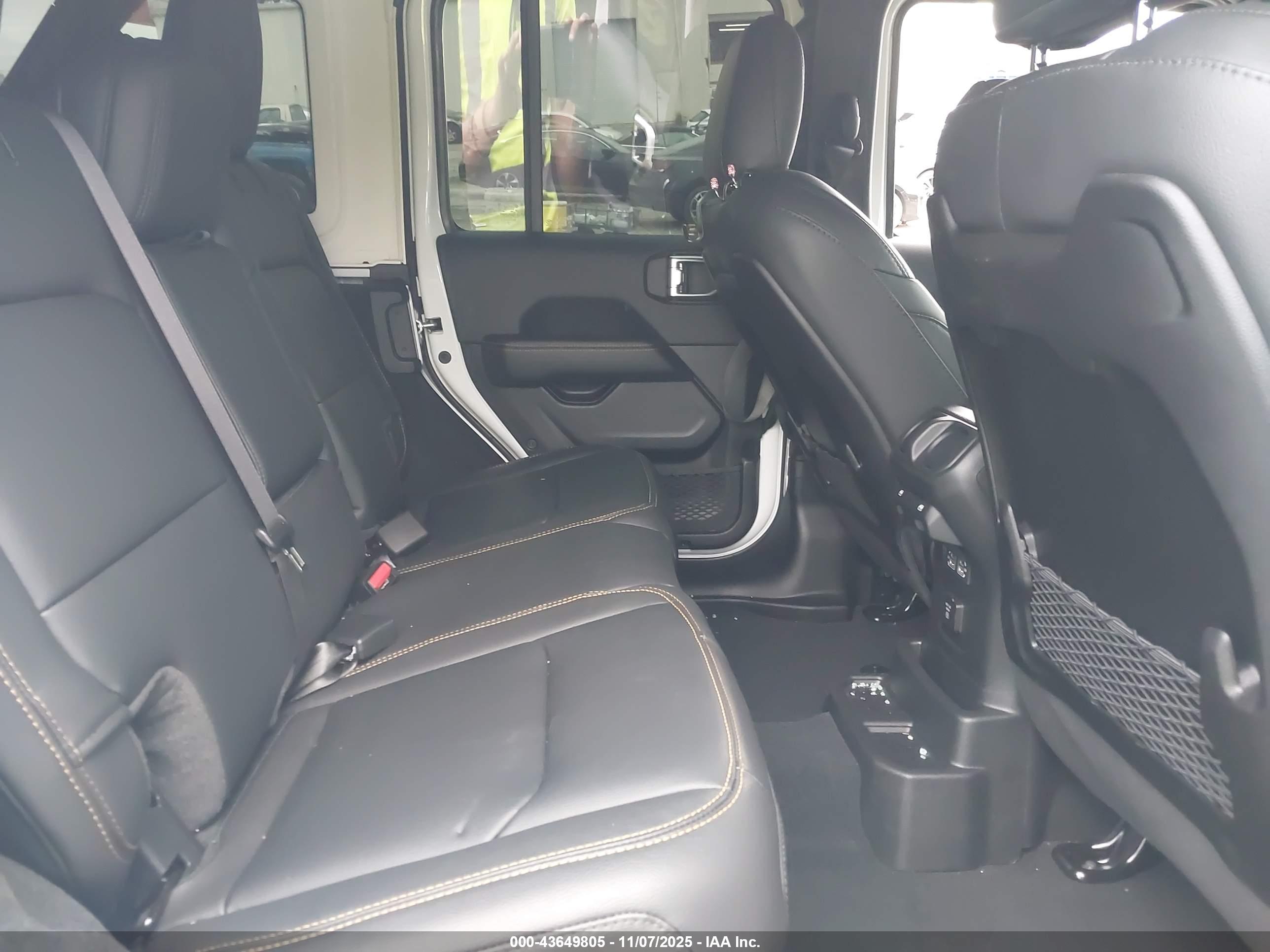 JEEP WRANGLER image 8