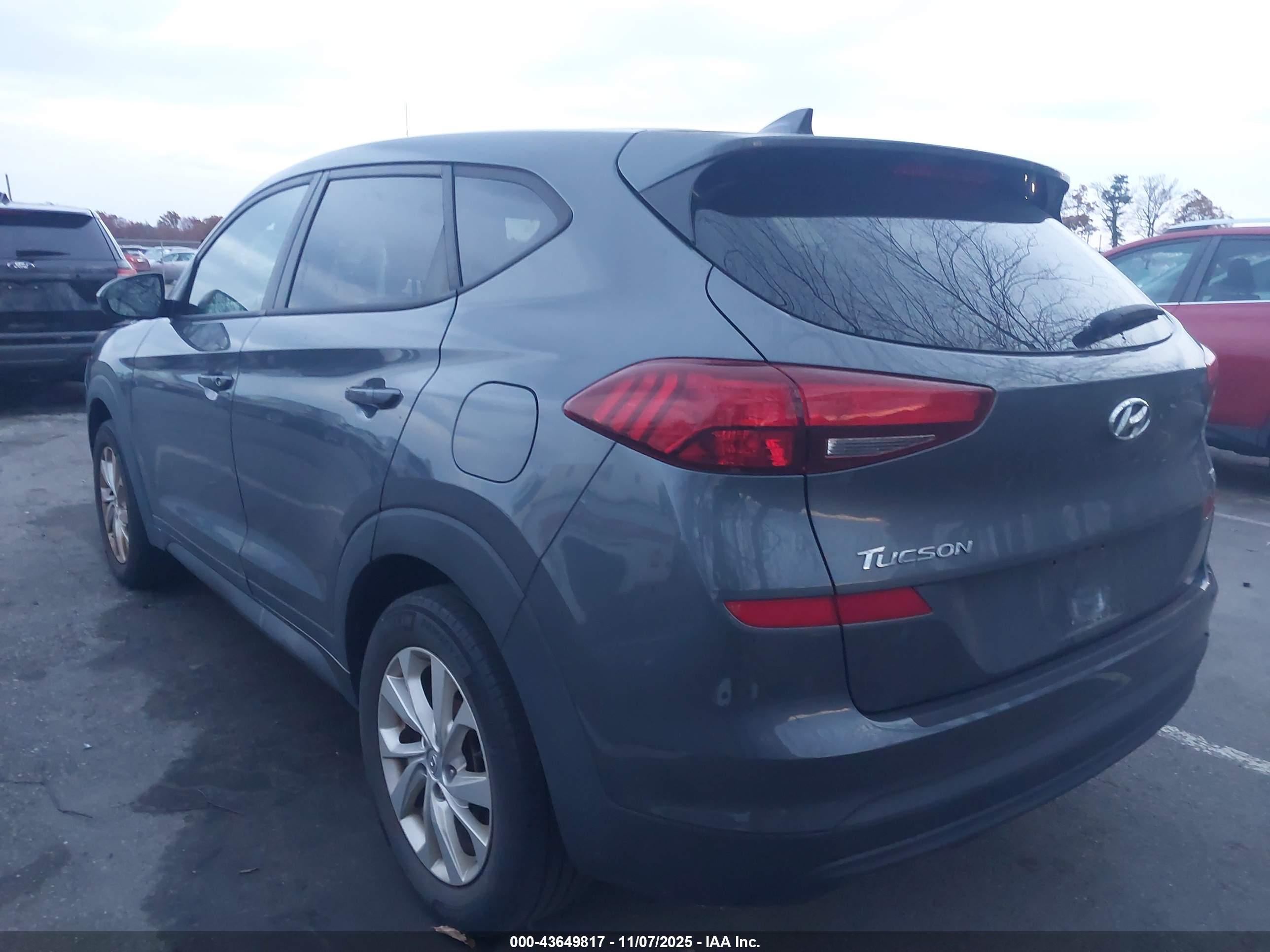 HYUNDAI TUCSON image 3