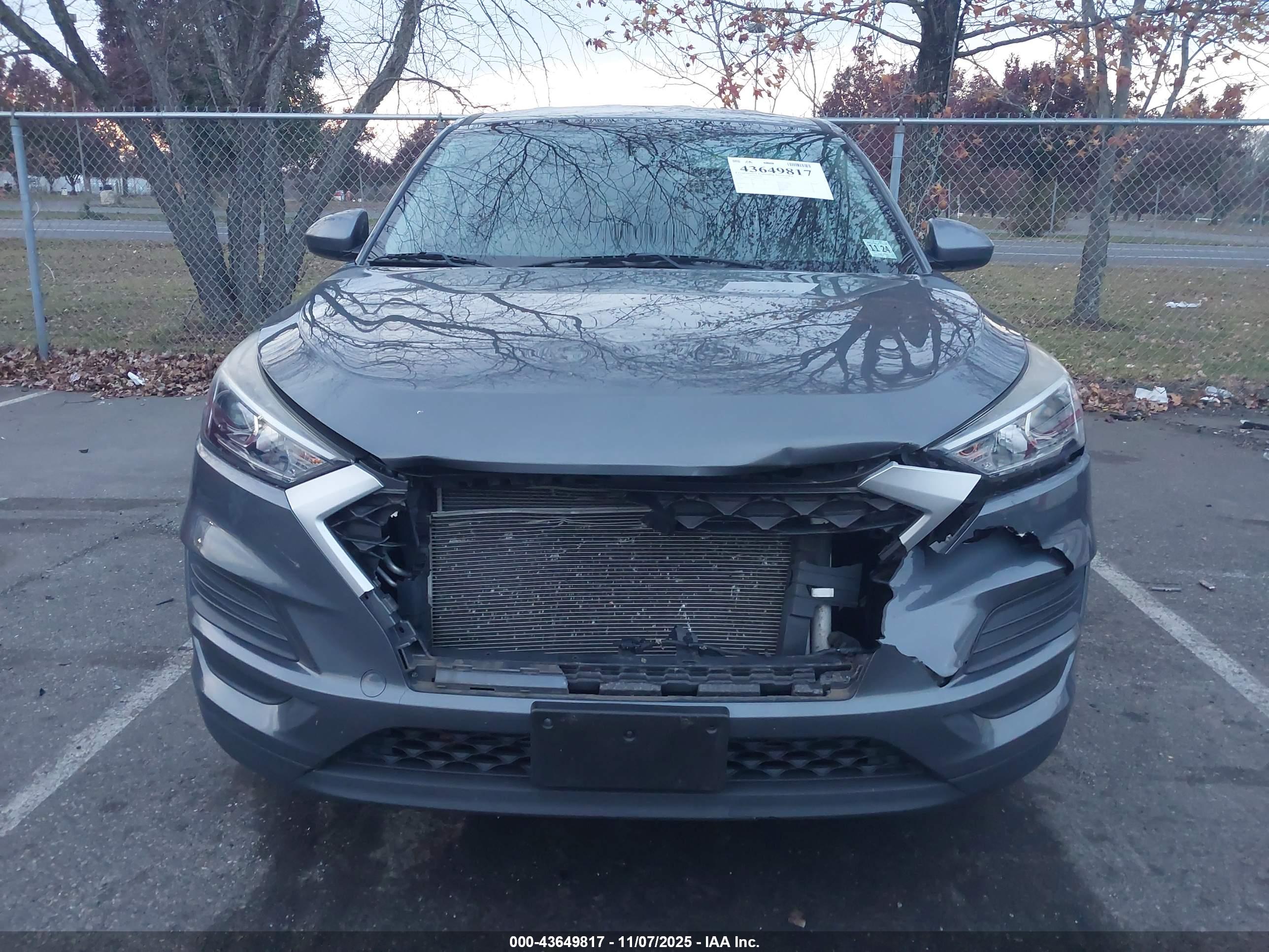 HYUNDAI TUCSON image 6