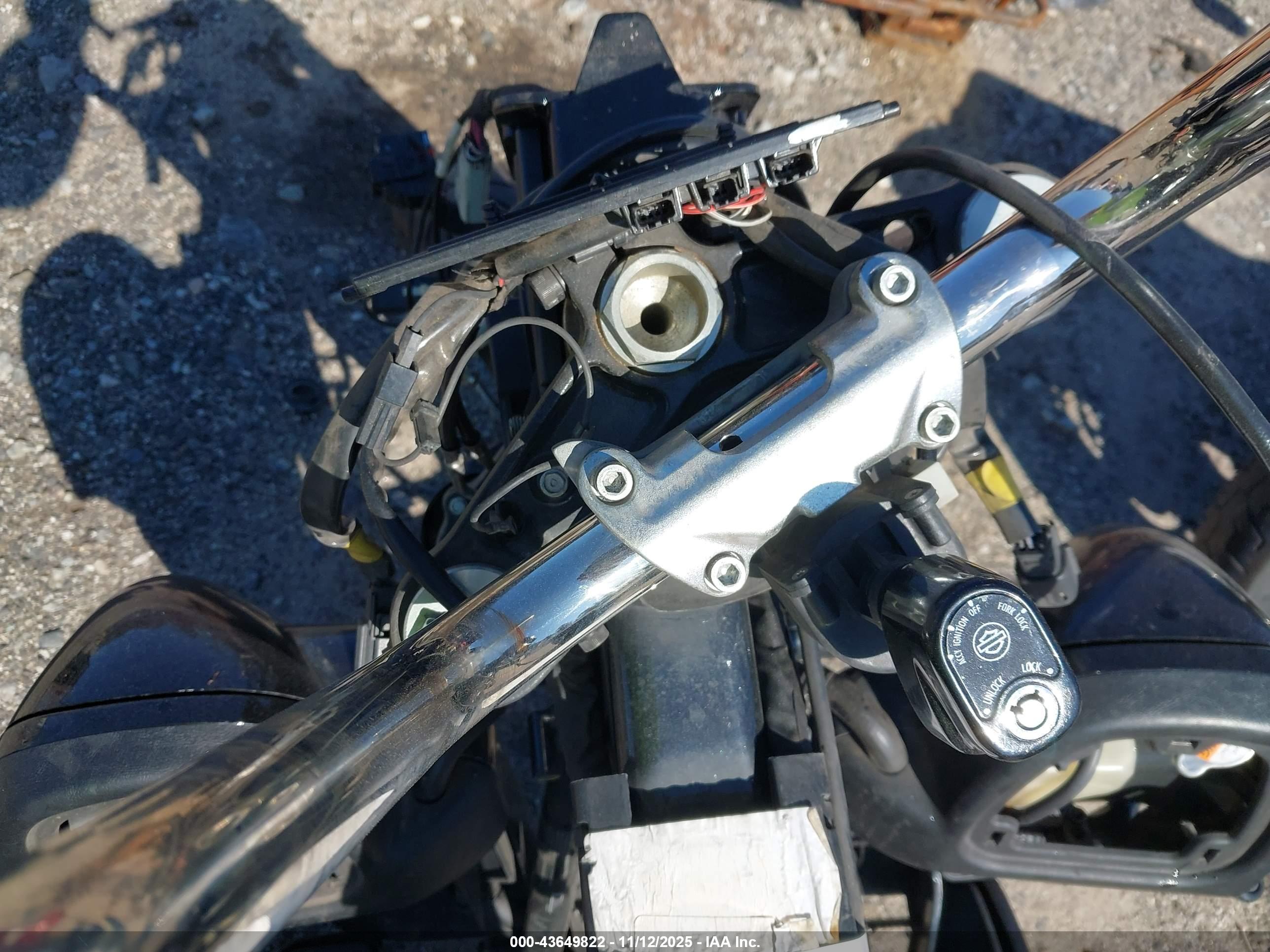 HARLEY-DAVIDSON FLTRK image 7