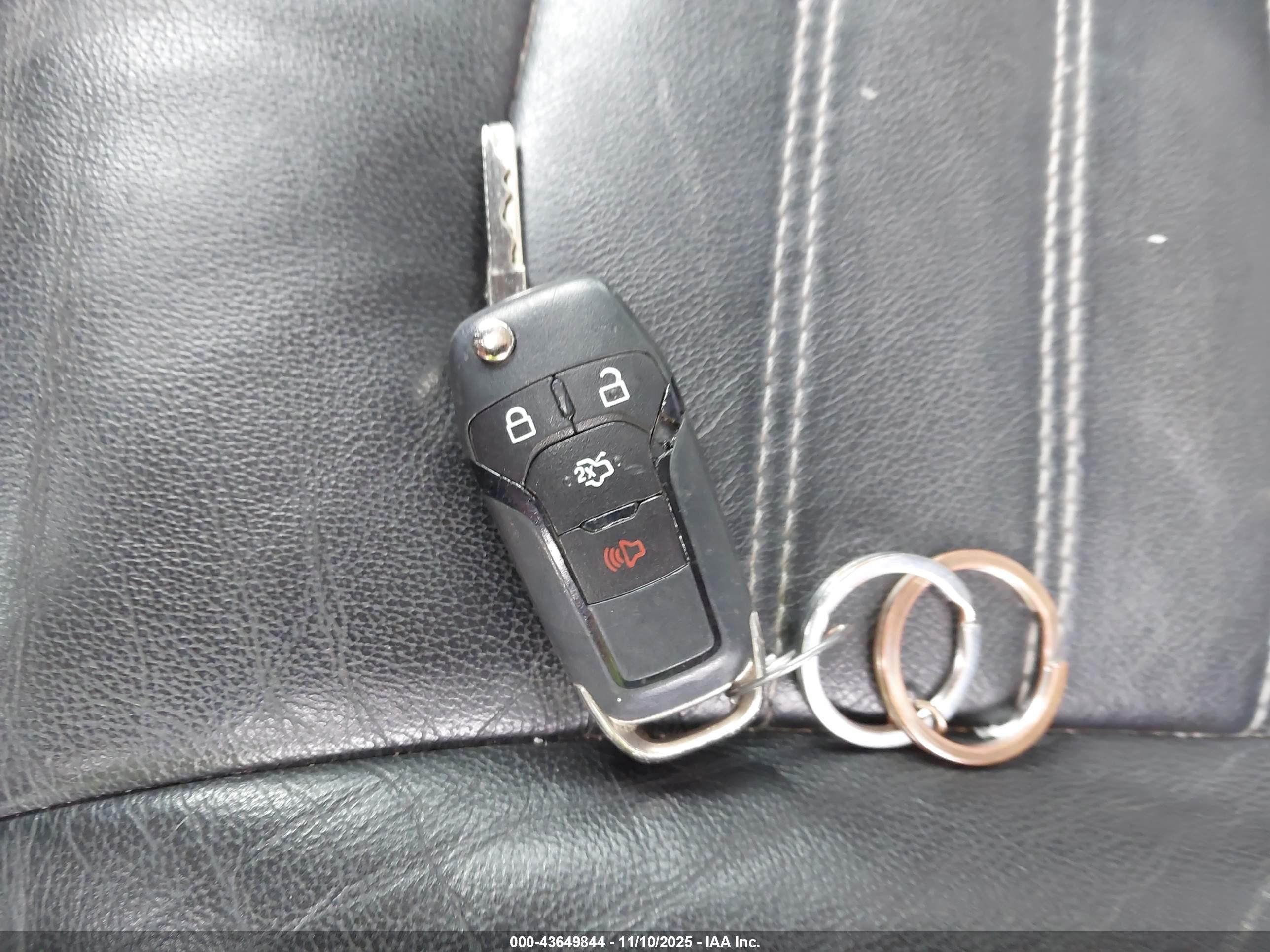 FORD FUSION image 11