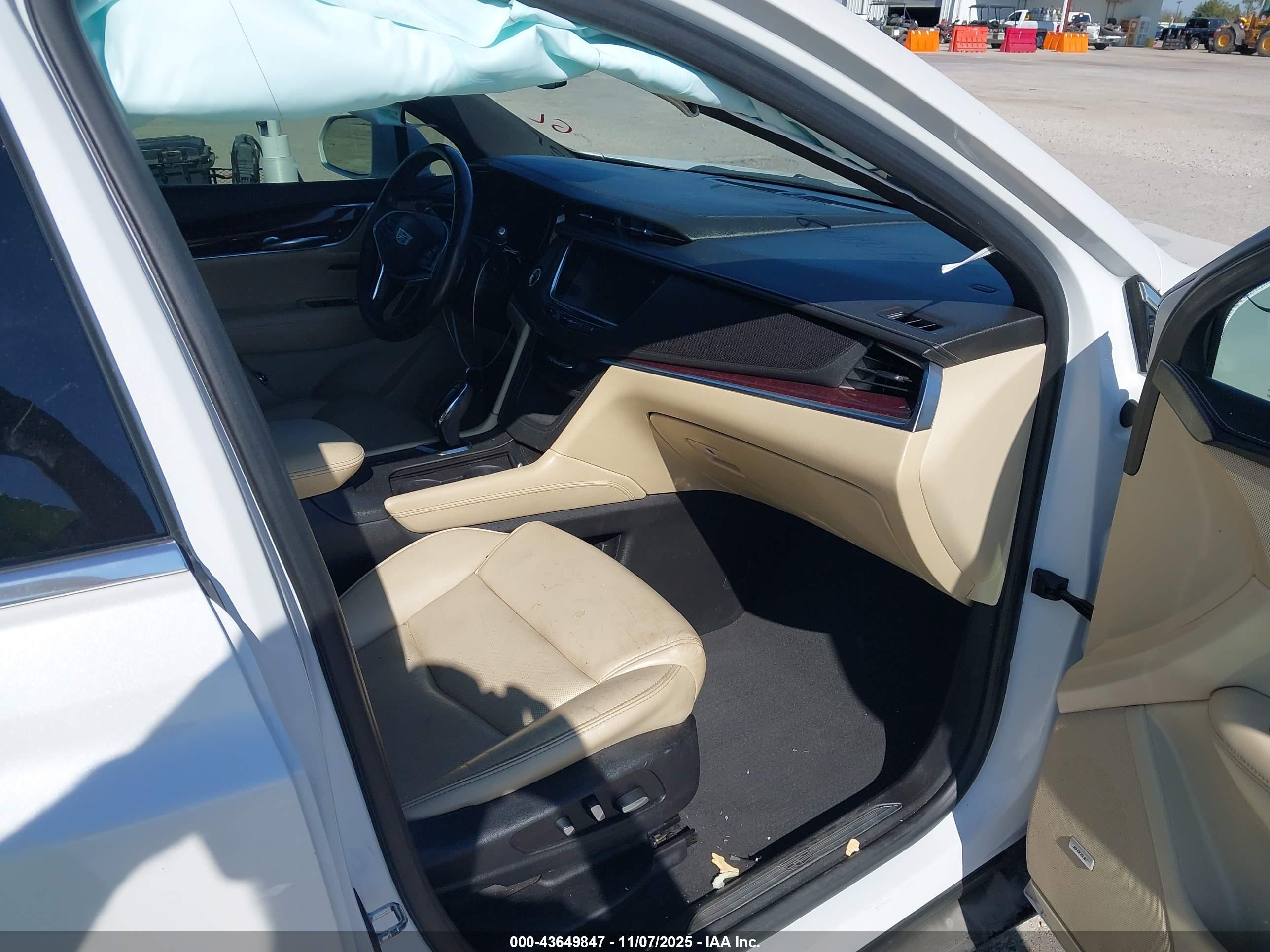 CADILLAC XT5 image 5