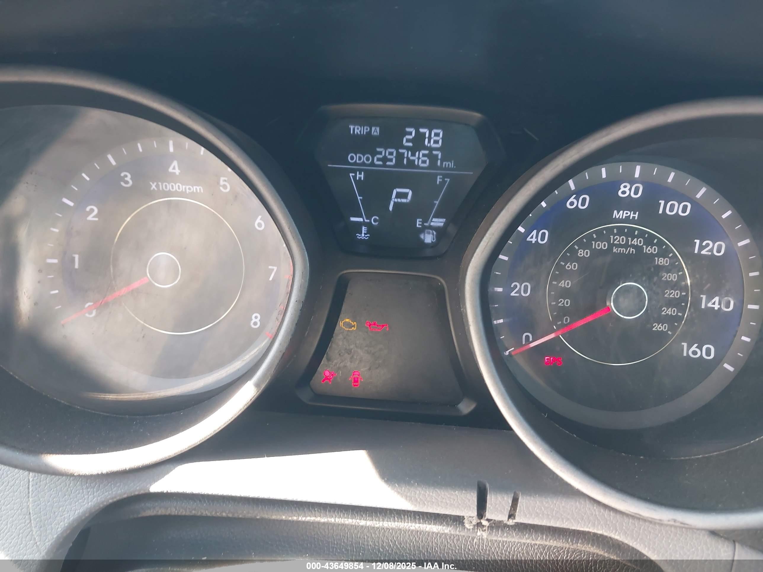 HYUNDAI ELANTRA image 7