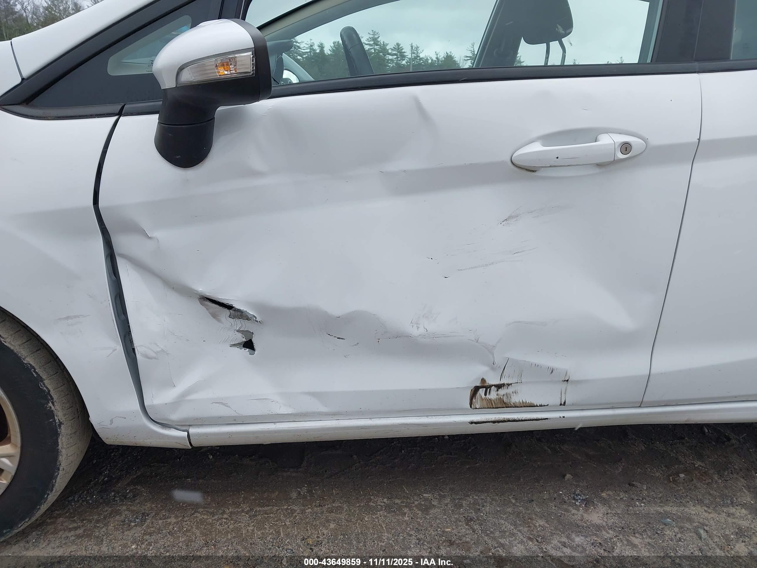FORD FIESTA image 6