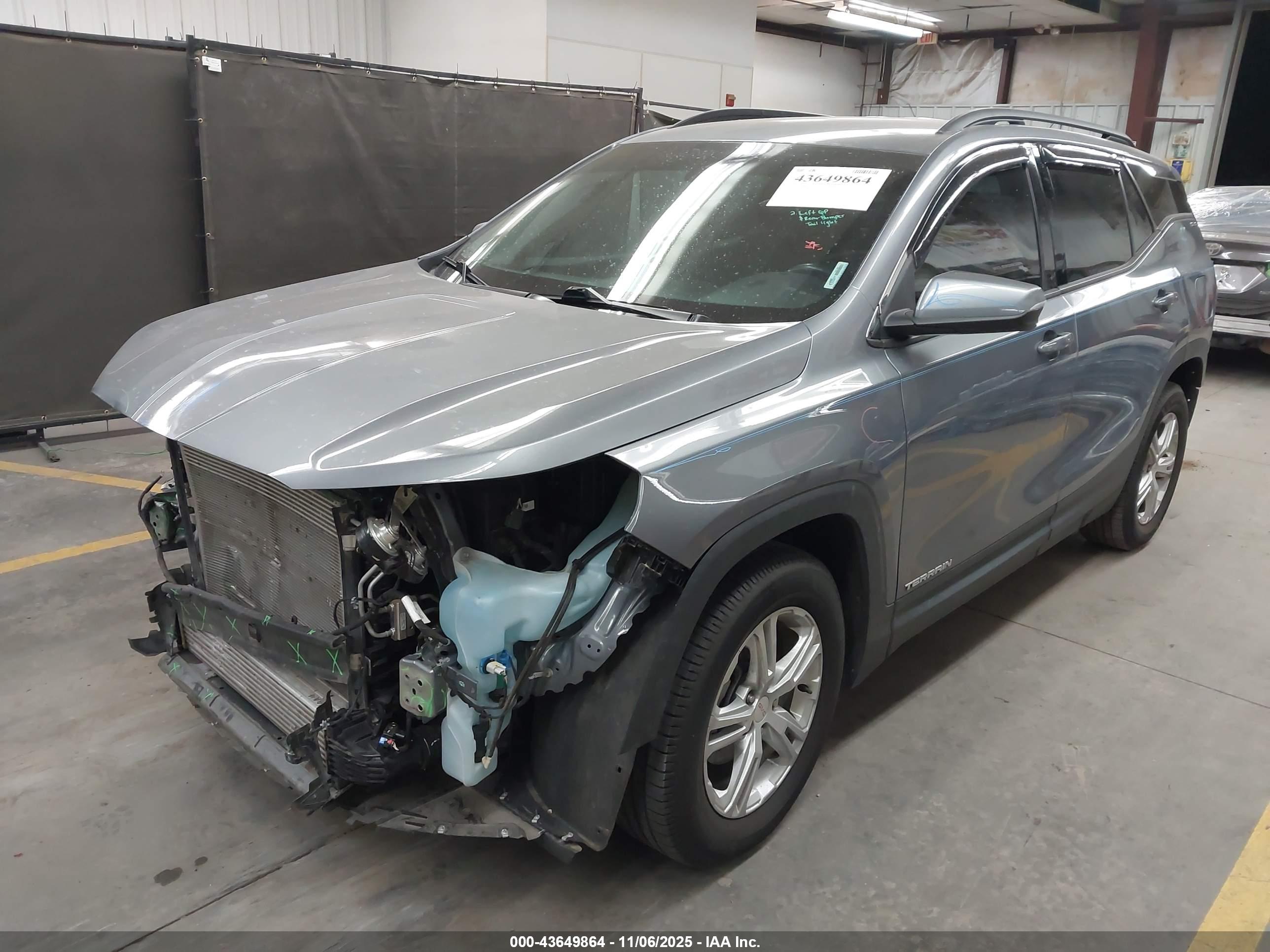 GMC TERRAIN image 2