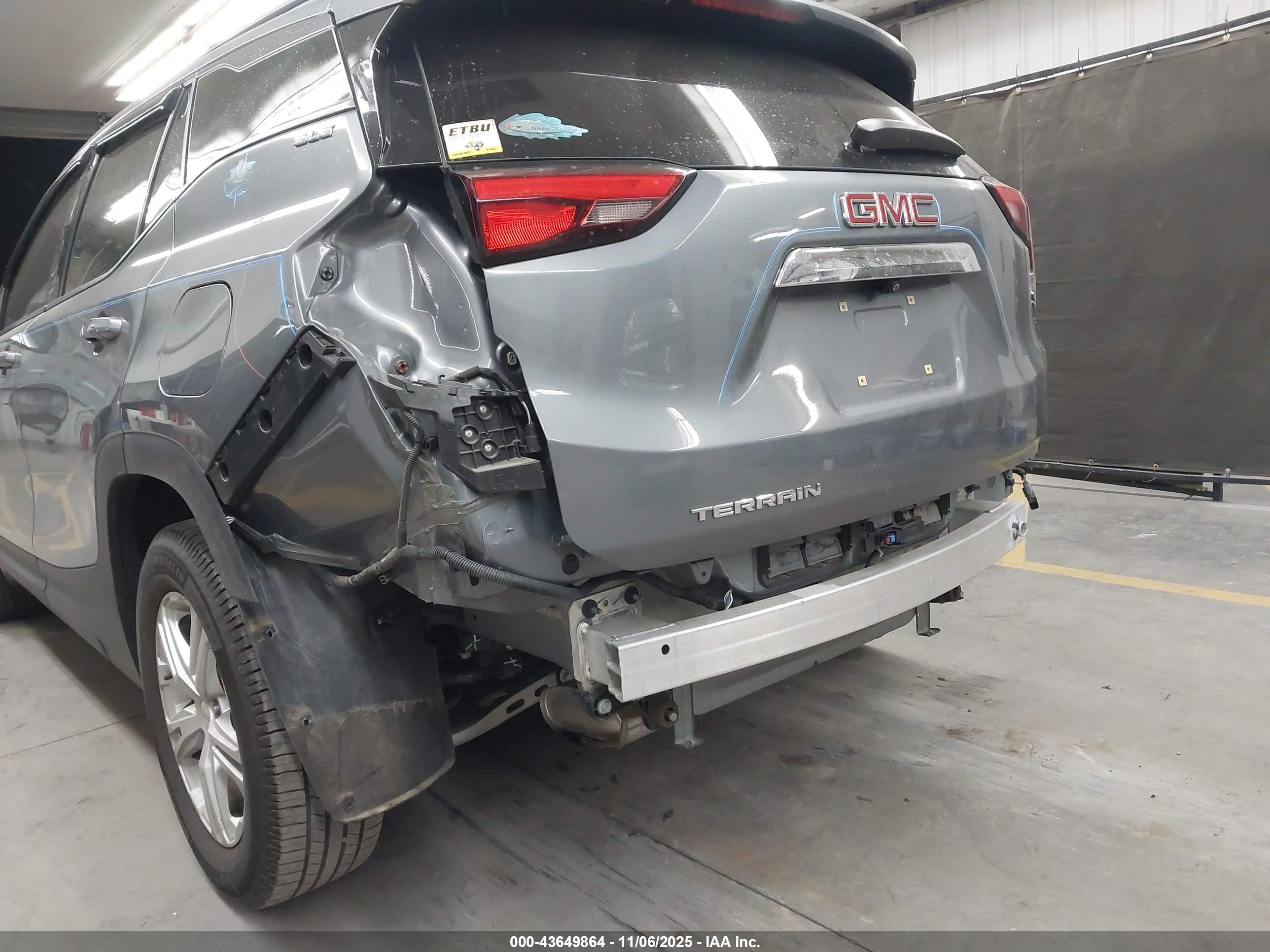 GMC TERRAIN image 6