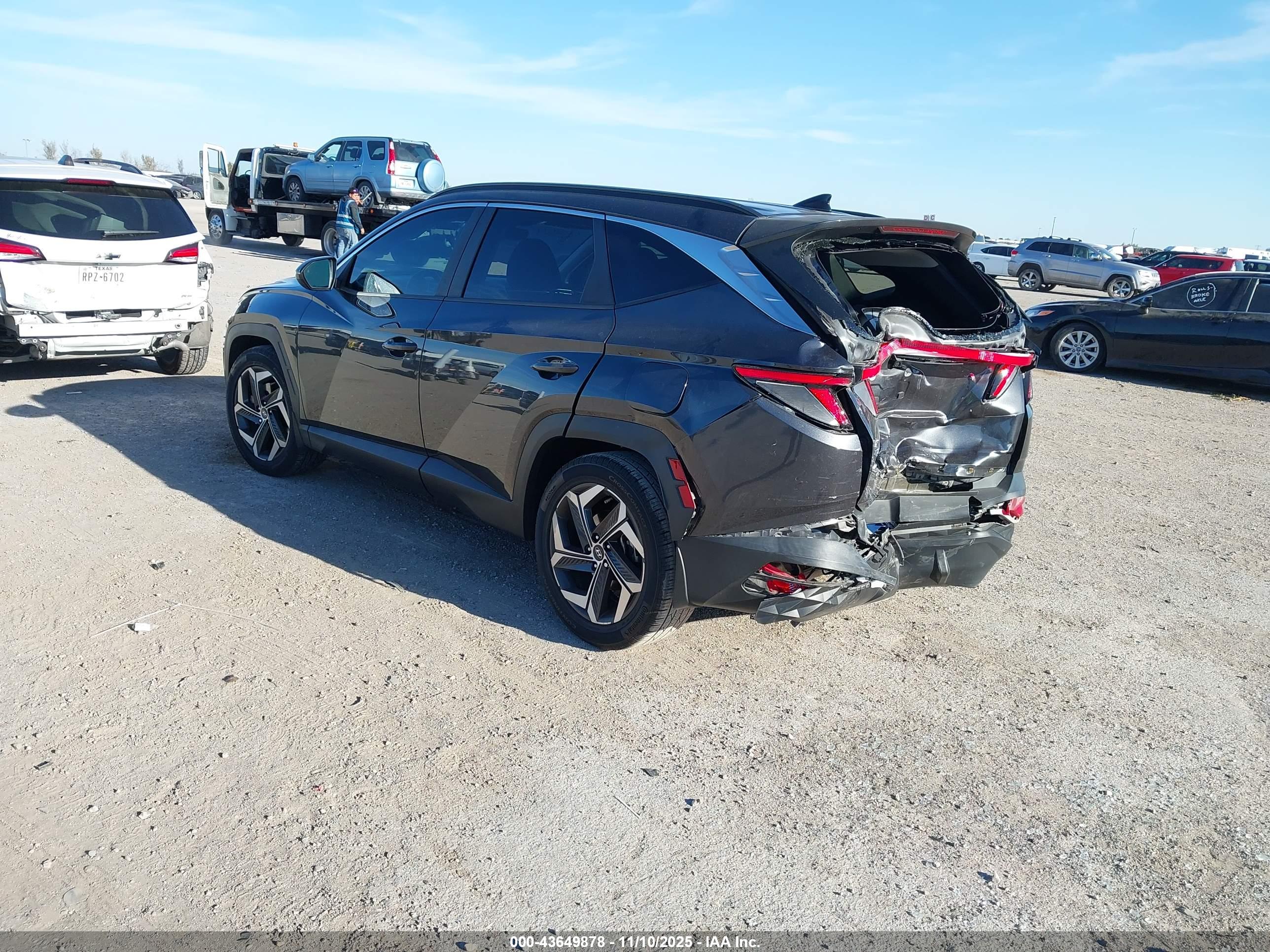 HYUNDAI TUCSON image 3