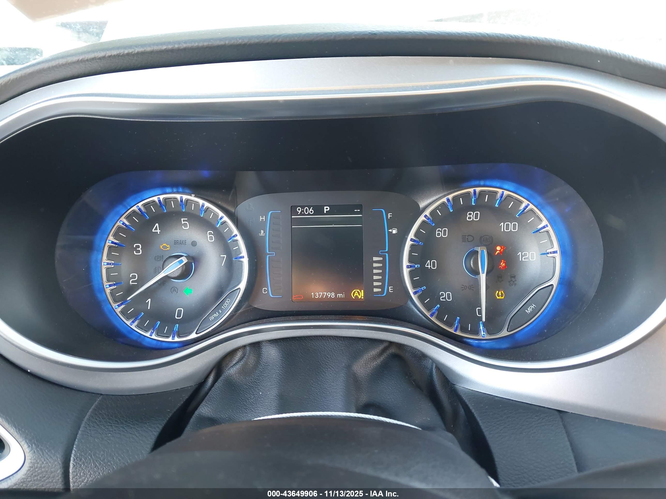 CHRYSLER PACIFICA image 7