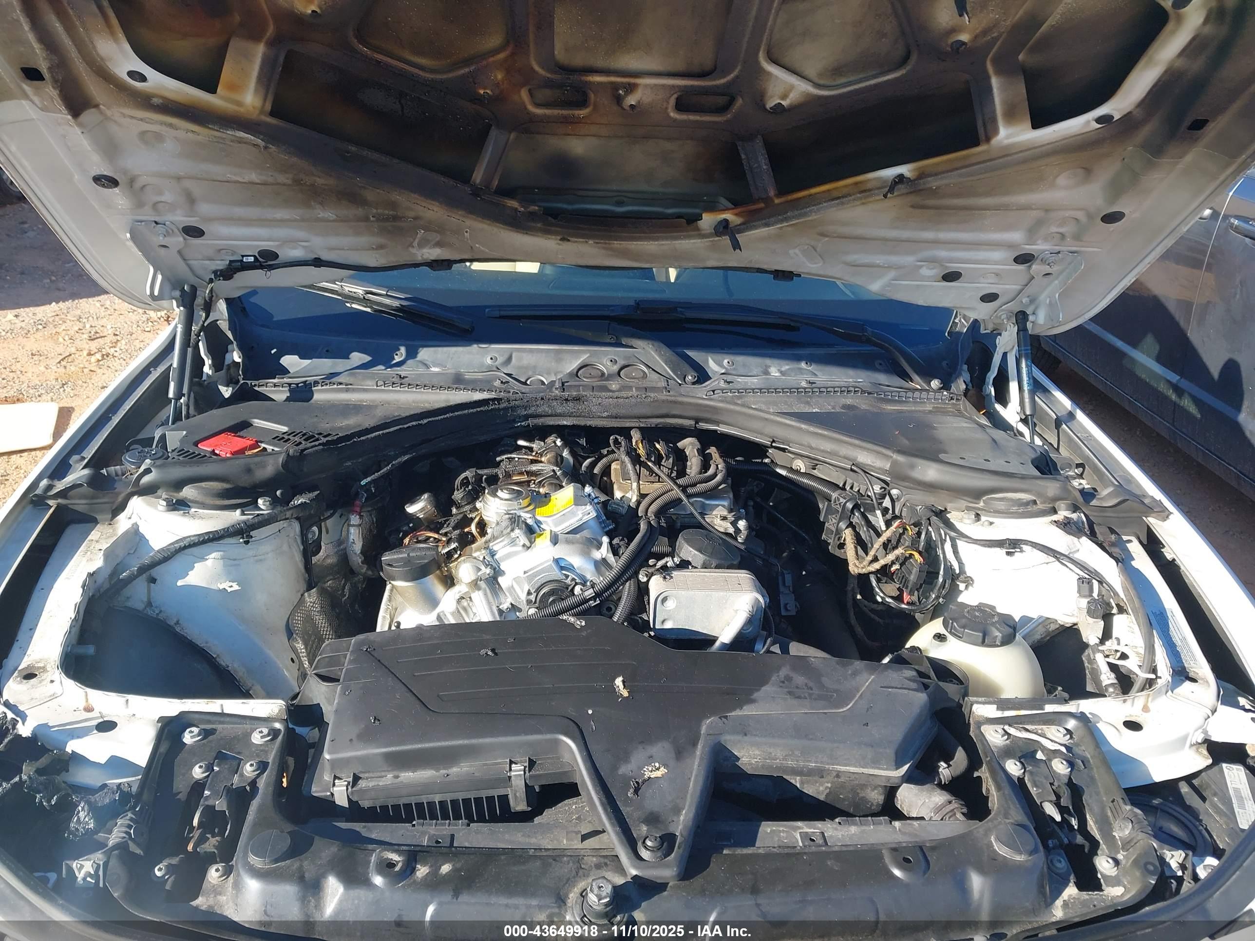 BMW 320I image 10