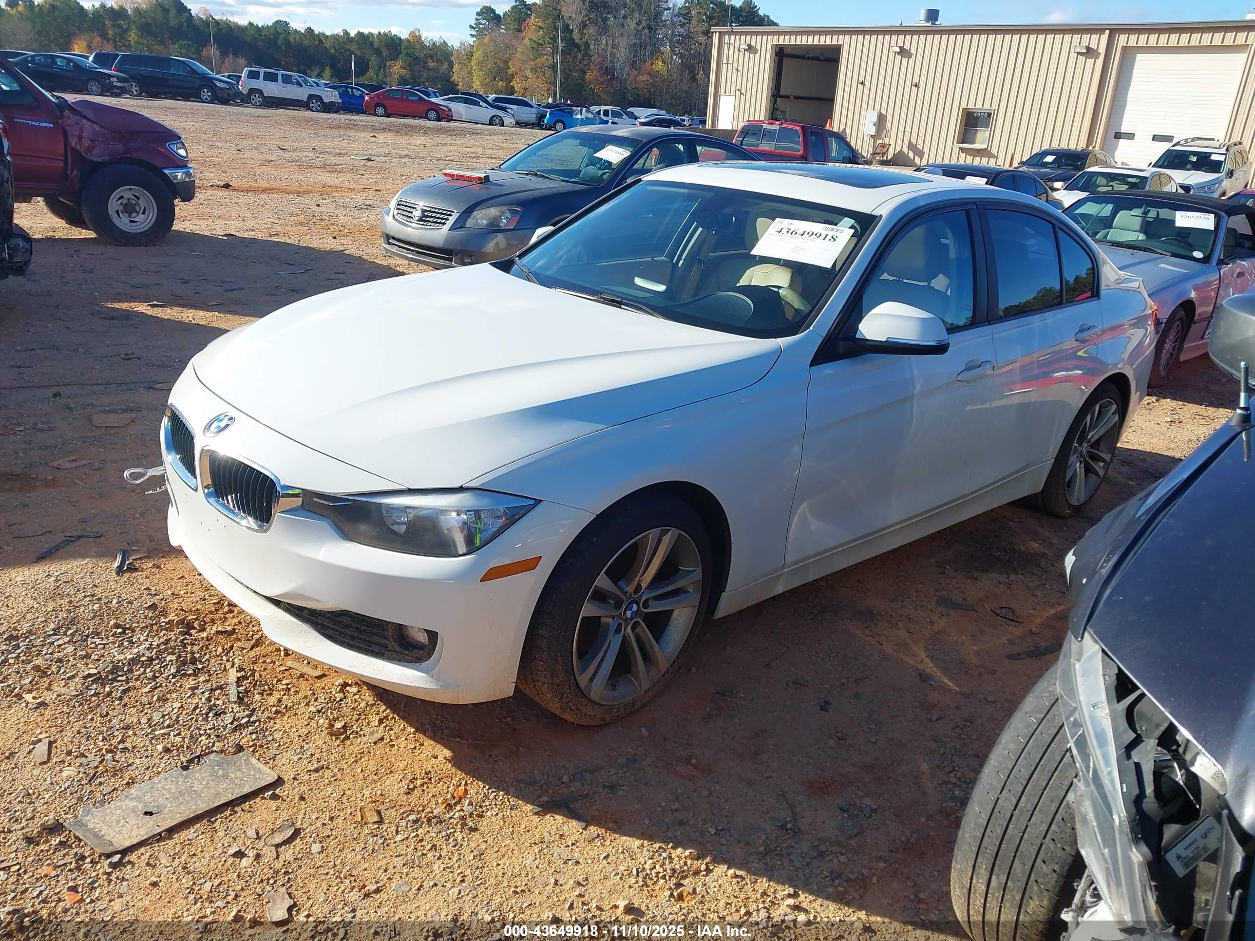 BMW 320I image 2