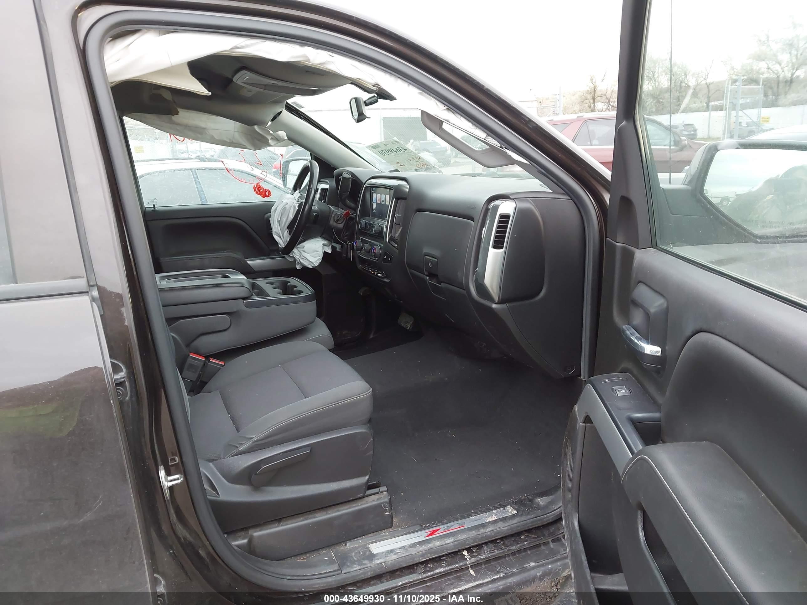 CHEVROLET SILVERADO image 5