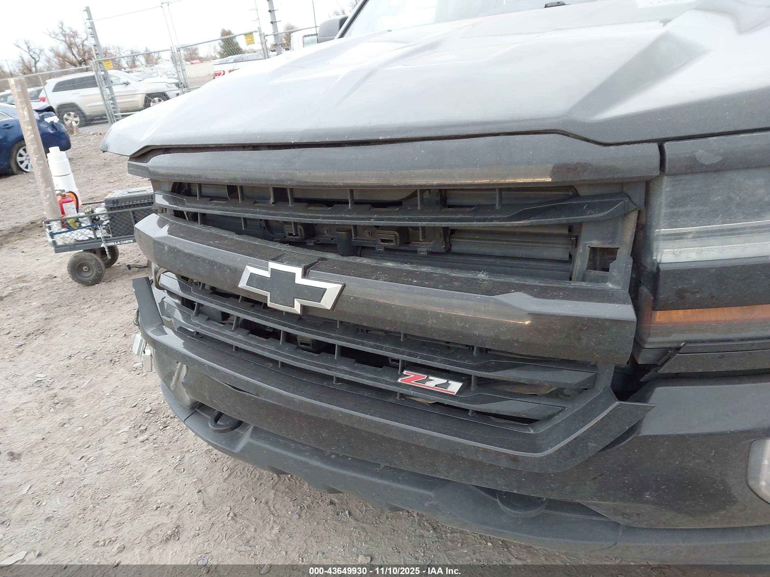 CHEVROLET SILVERADO image 6