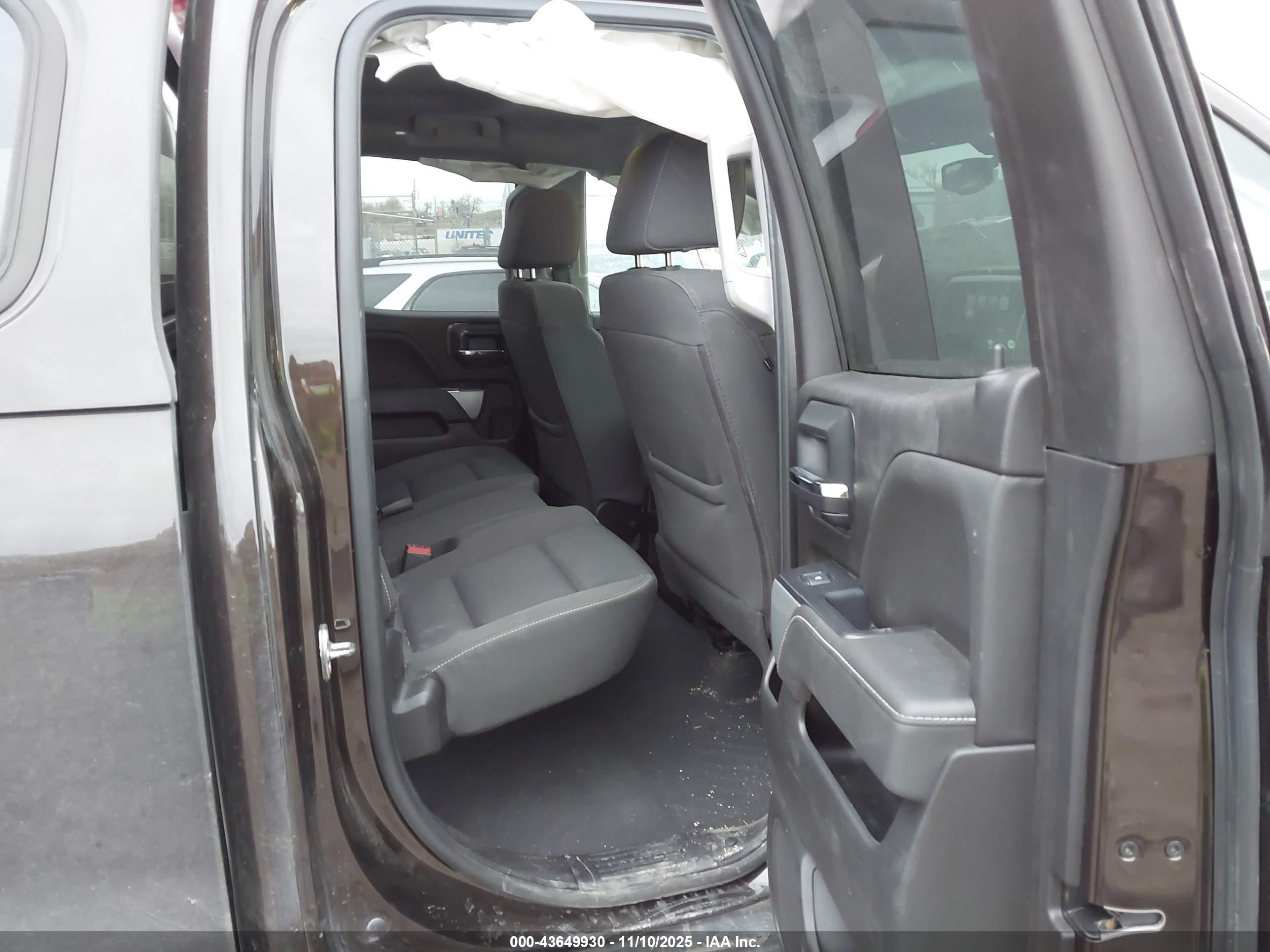 CHEVROLET SILVERADO image 8