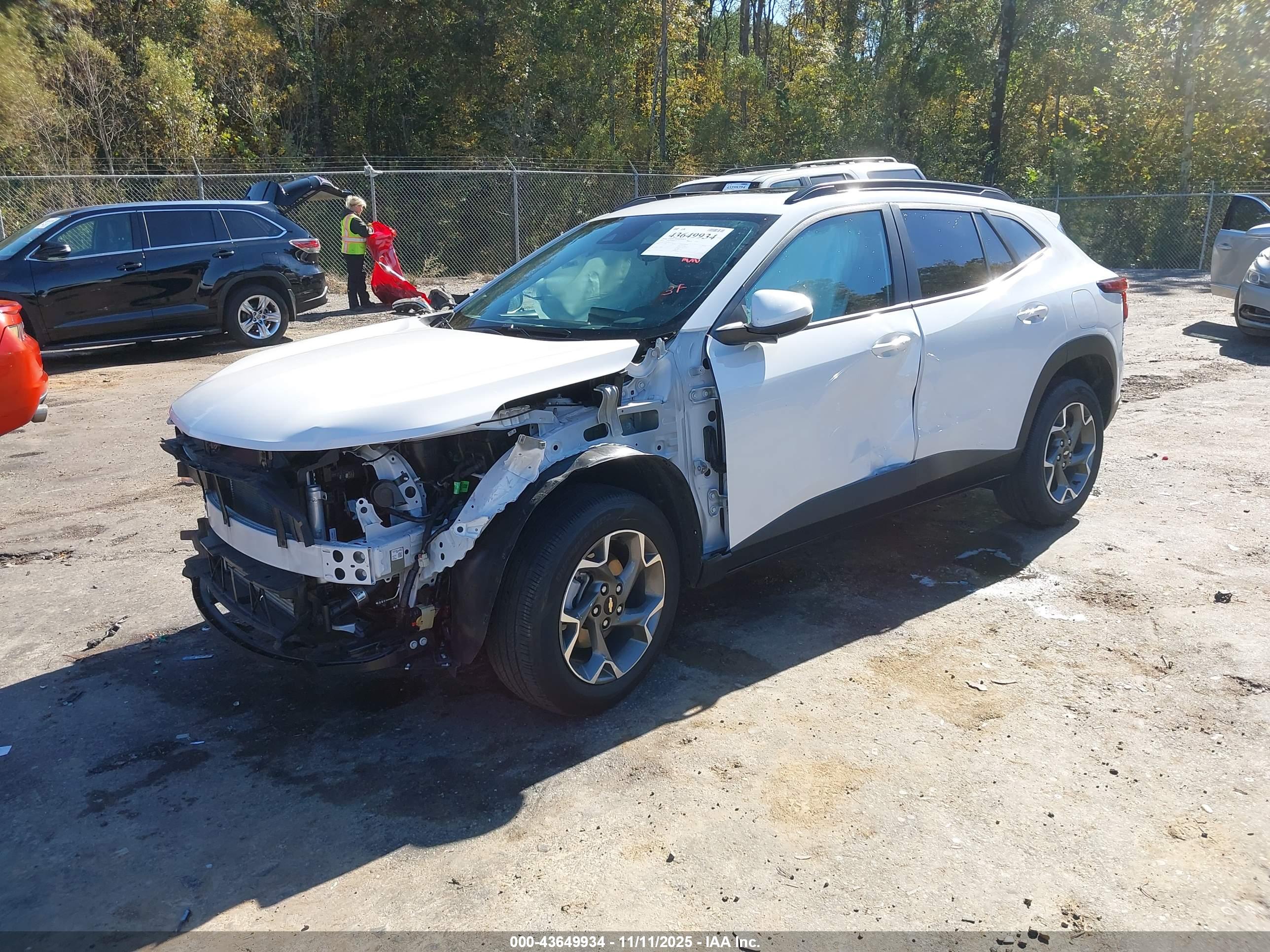 CHEVROLET TRAX image 2