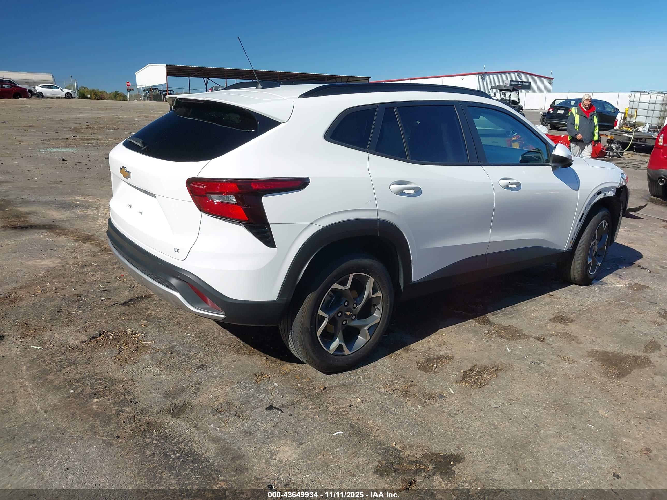 CHEVROLET TRAX image 4