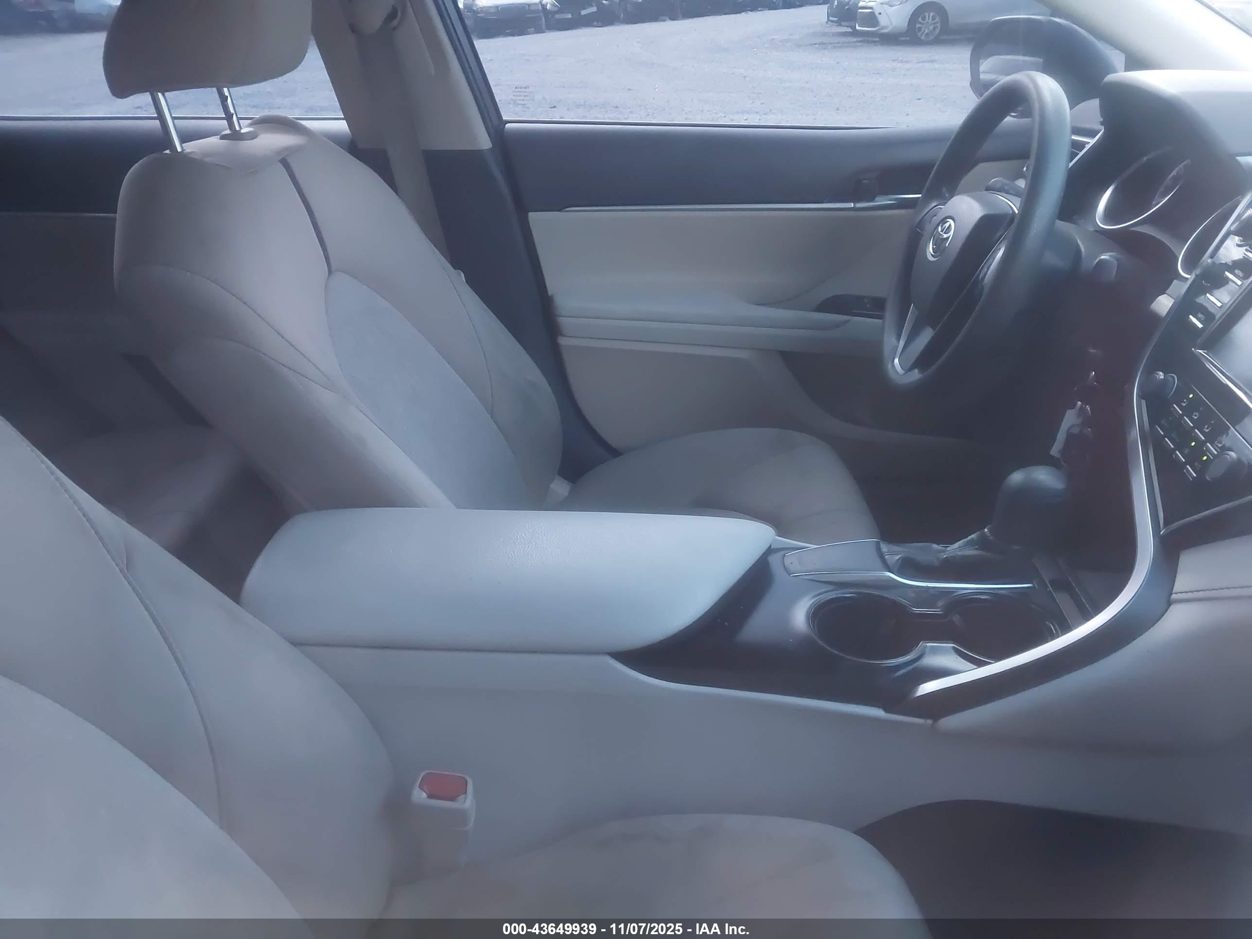 TOYOTA CAMRY image 5