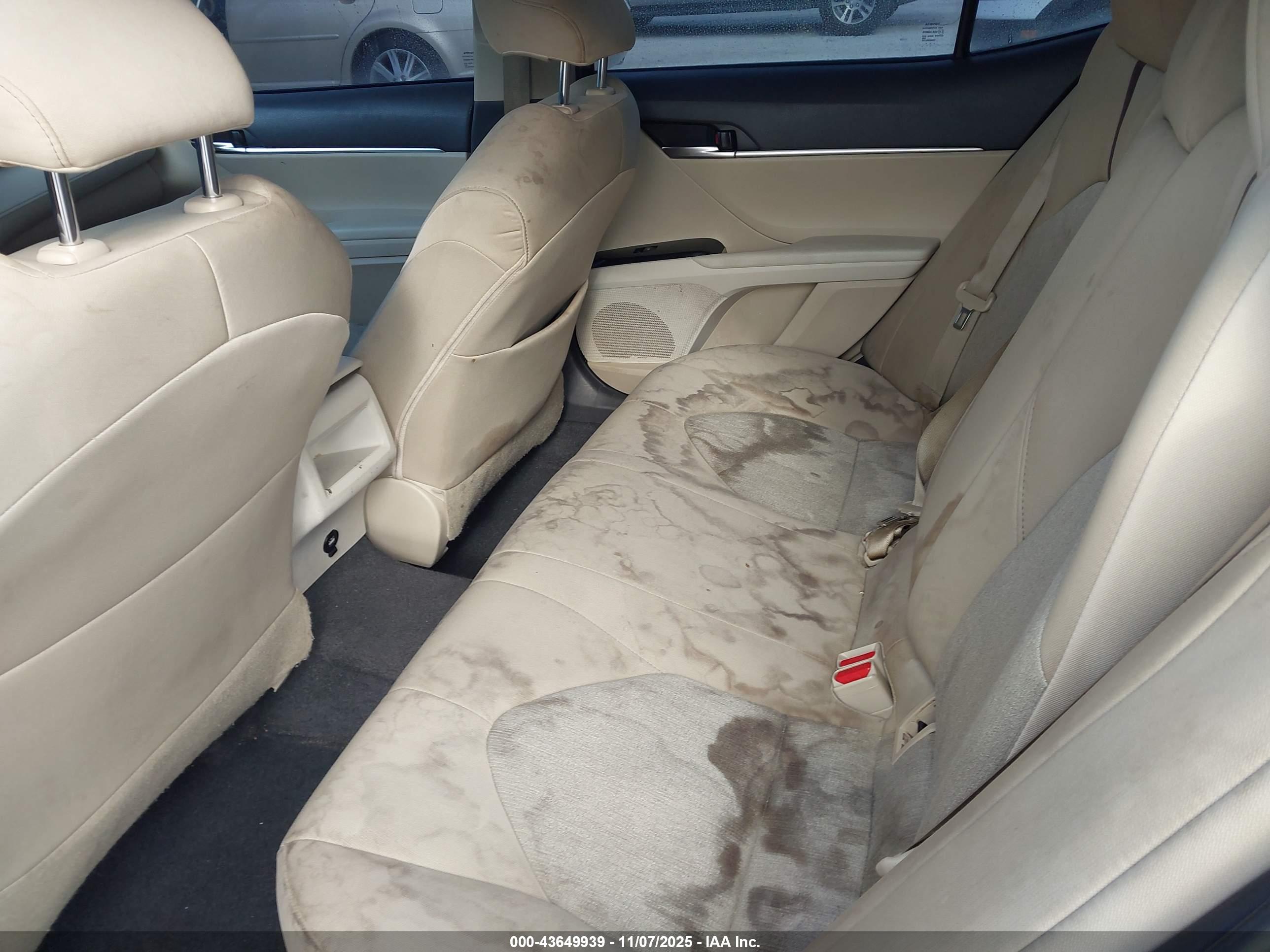 TOYOTA CAMRY image 8