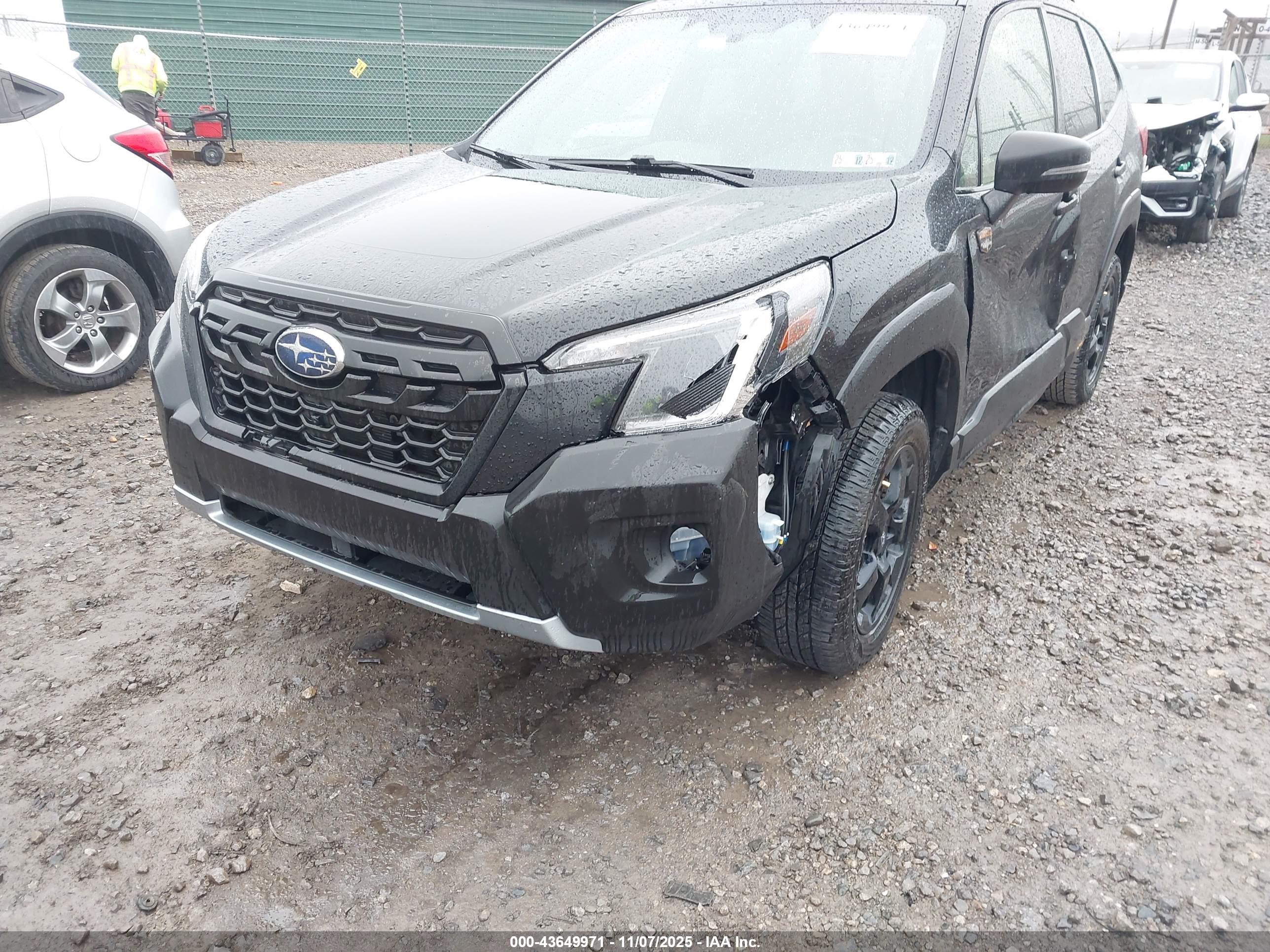 SUBARU FORESTER image 6