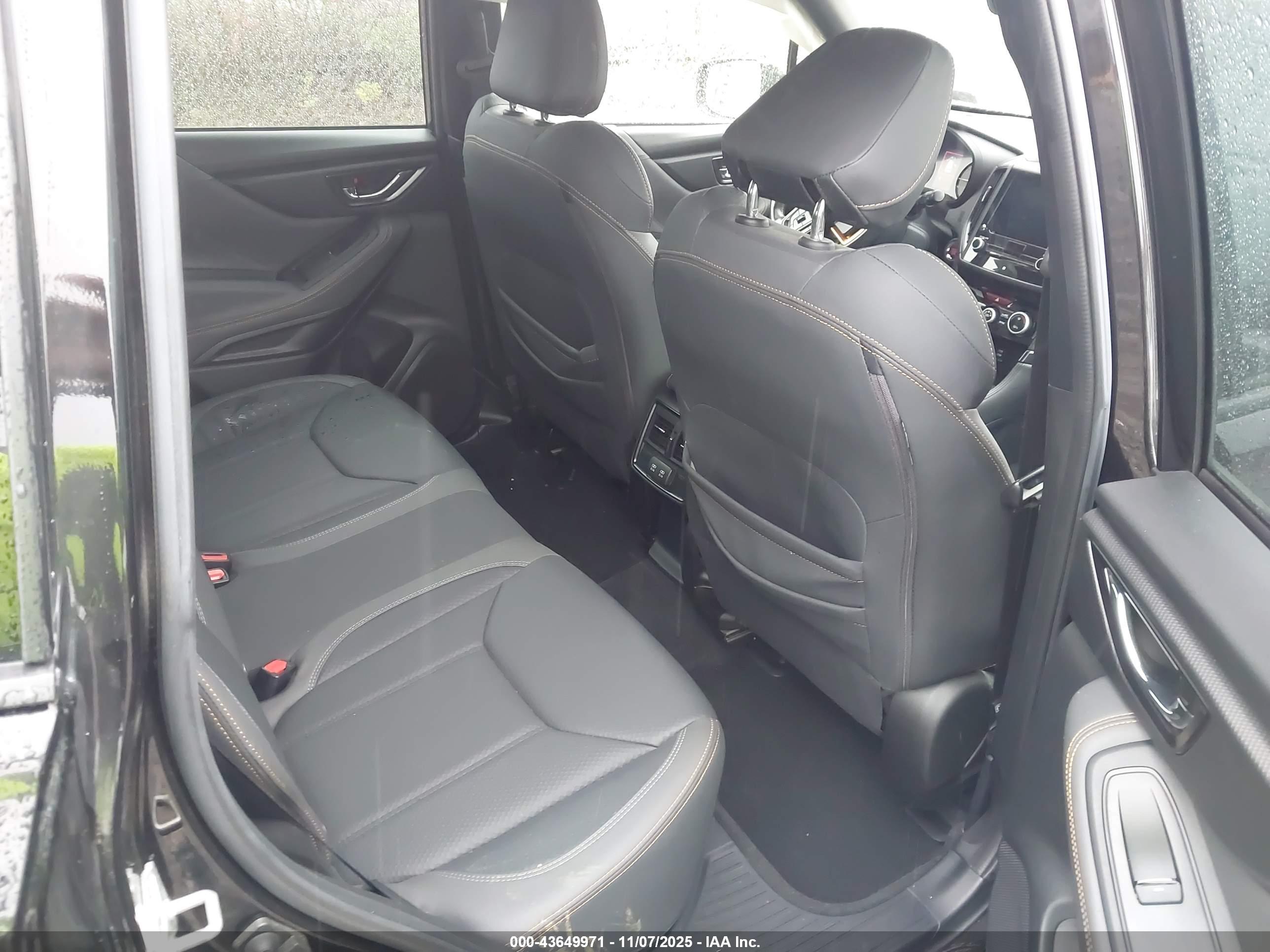 SUBARU FORESTER image 8