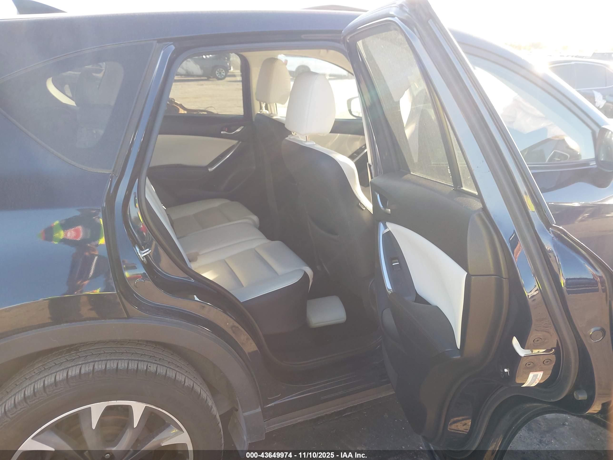 MAZDA CX-5 image 8