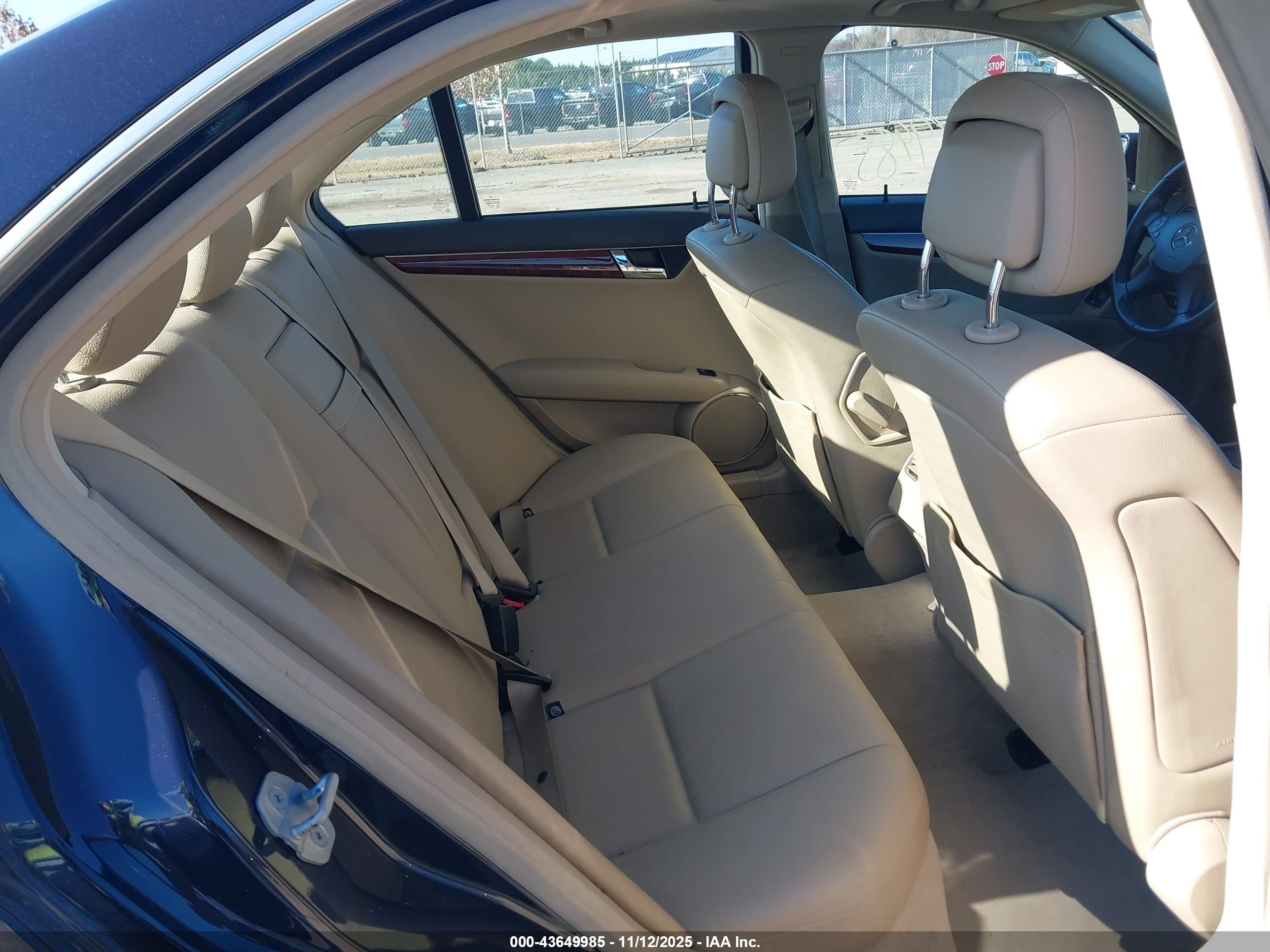 MERCEDES-BENZ C image 8