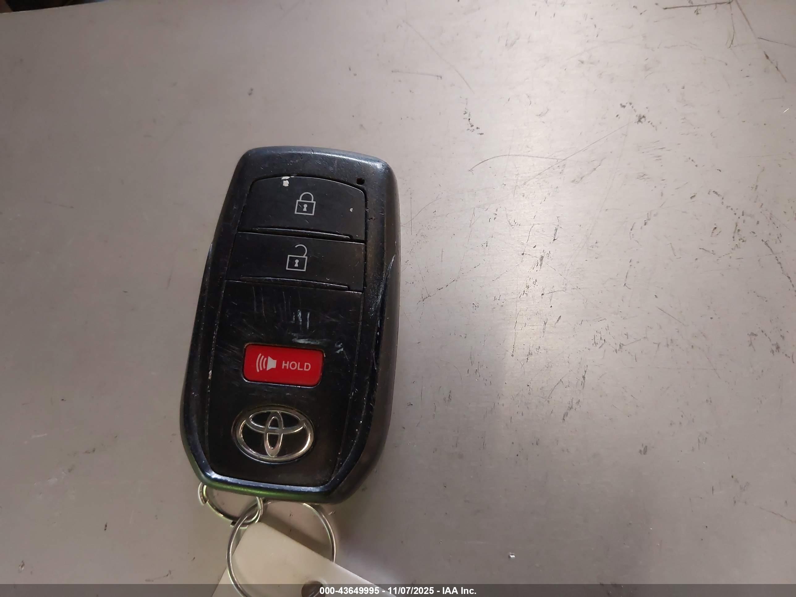 TOYOTA TACOMA image 11