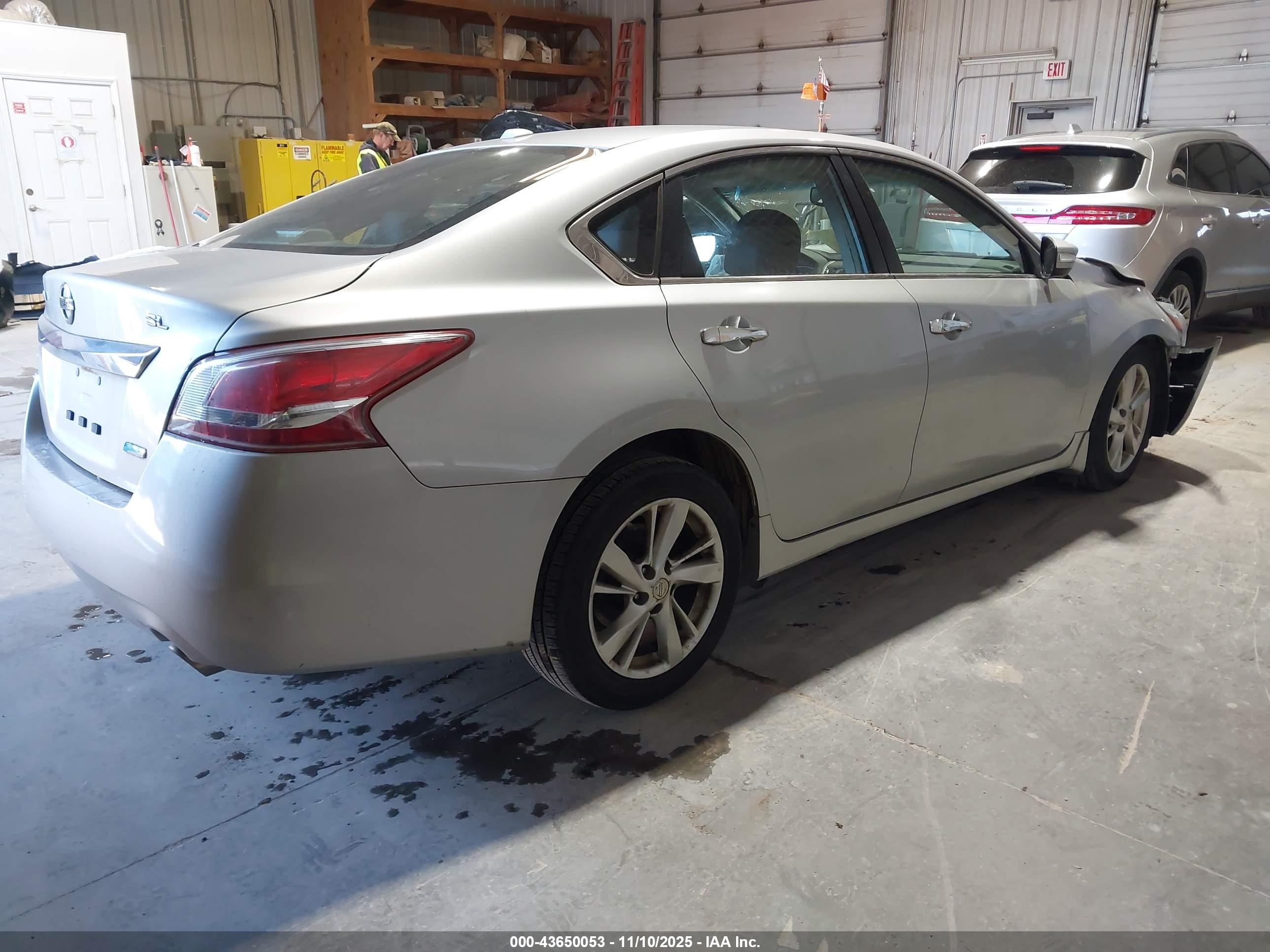 NISSAN ALTIMA image 4