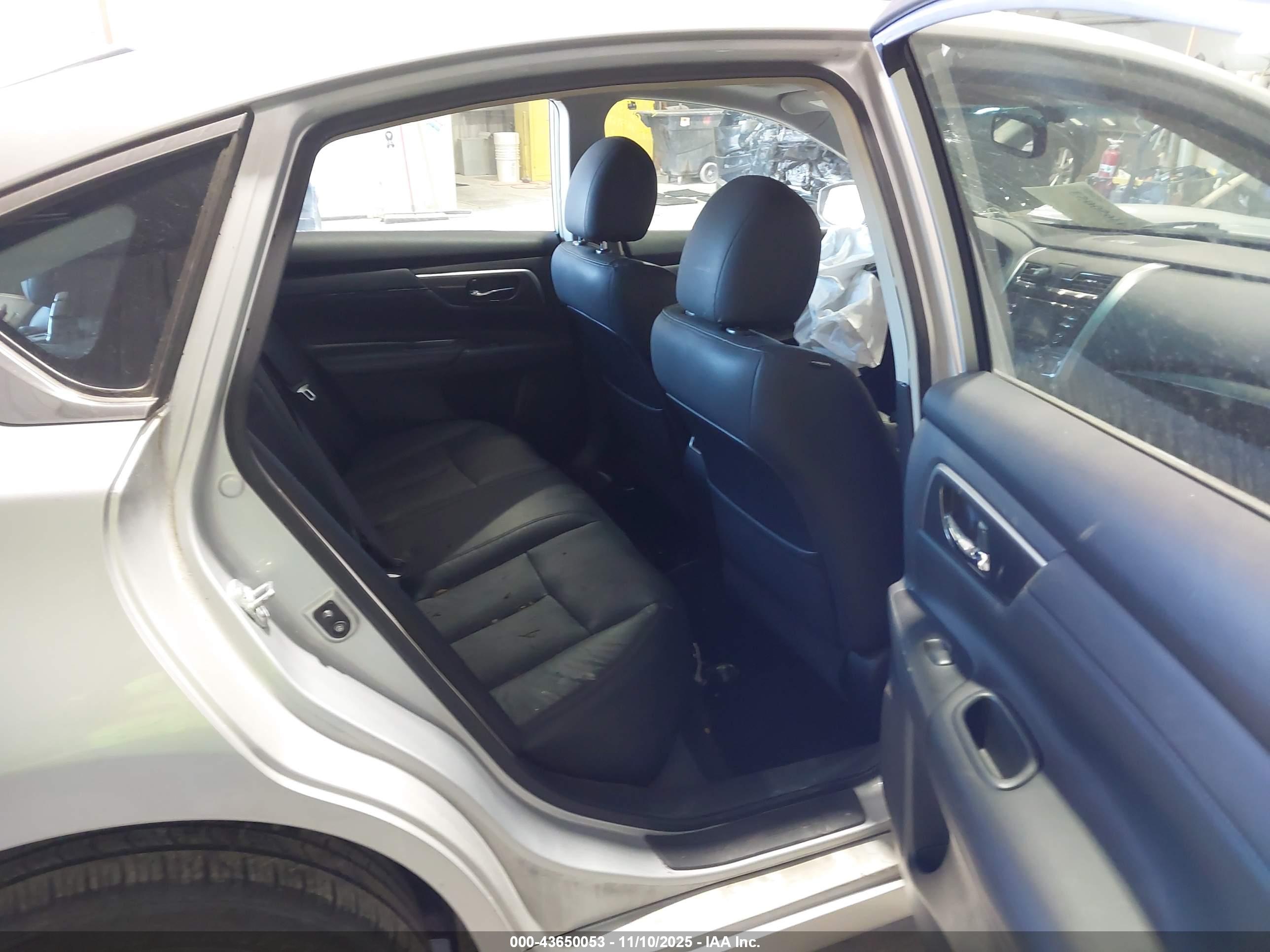 NISSAN ALTIMA image 8