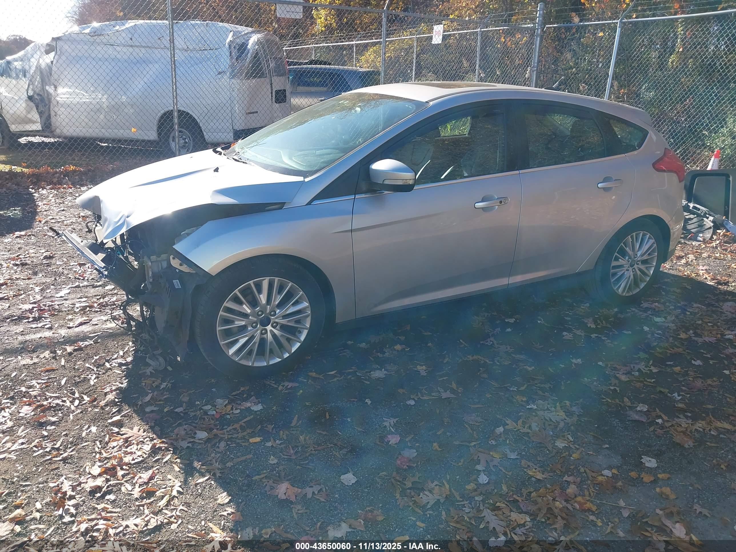 FORD FOCUS image 2