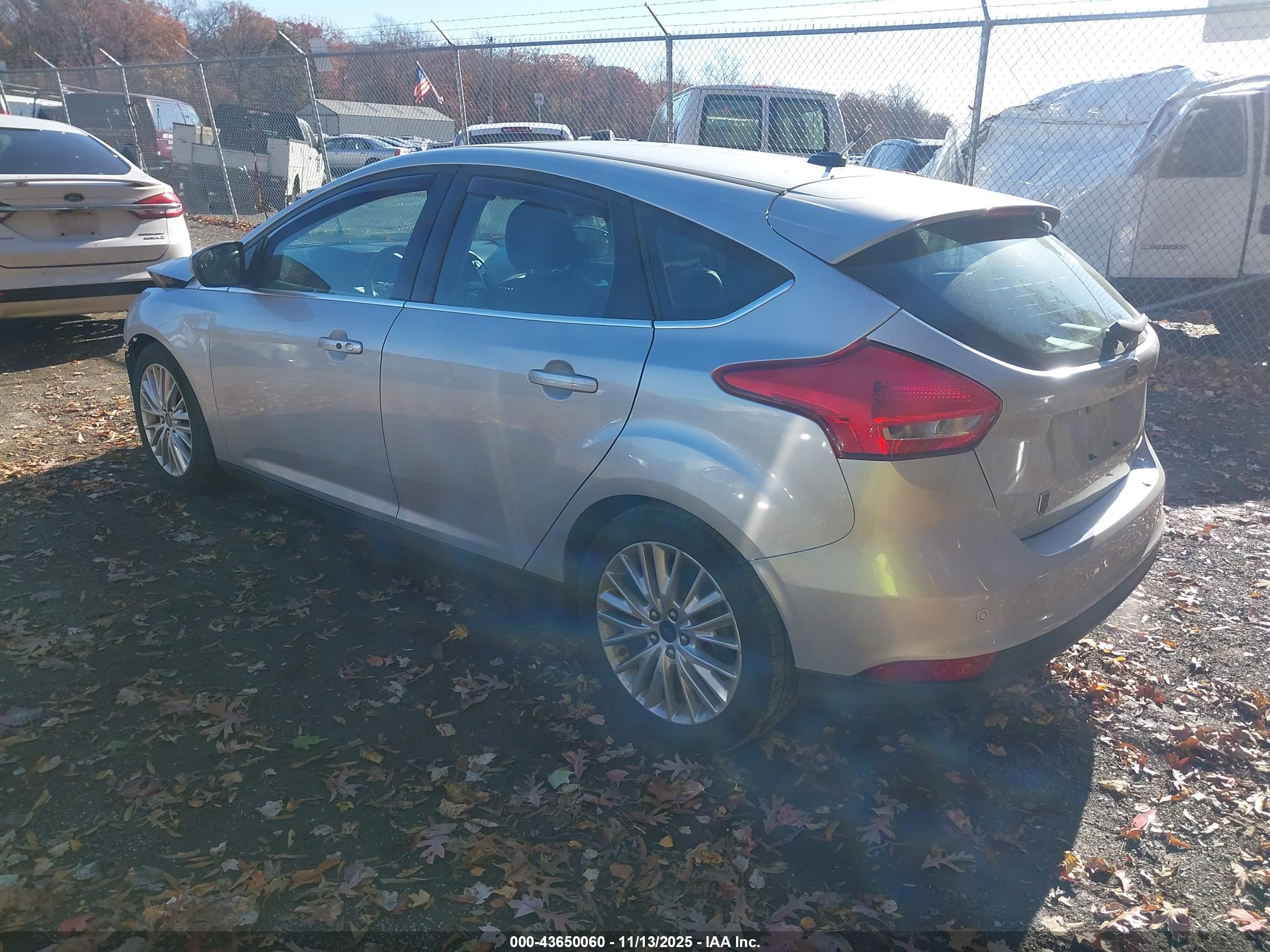 FORD FOCUS image 3