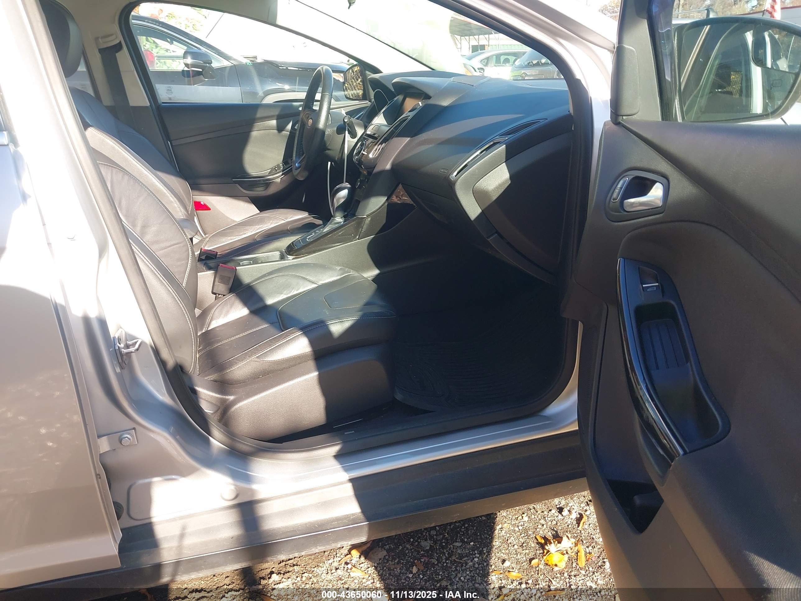 FORD FOCUS image 5