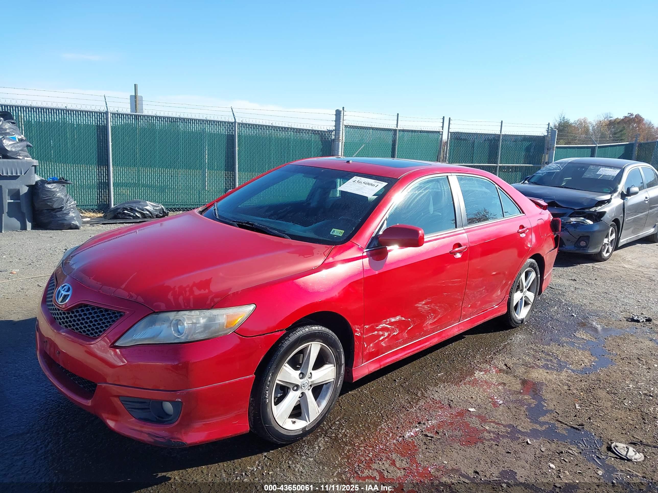 TOYOTA CAMRY image 2