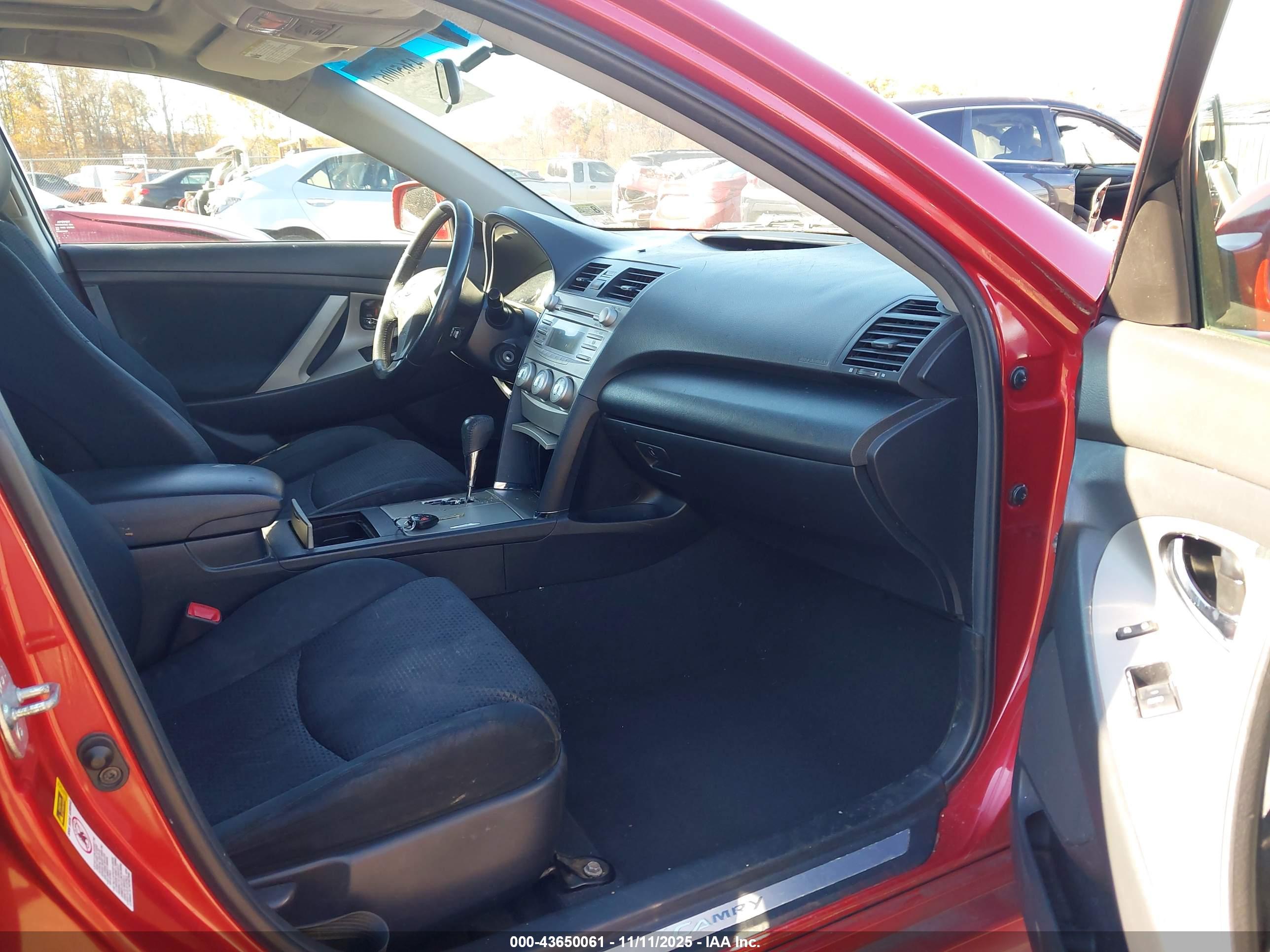 TOYOTA CAMRY image 5